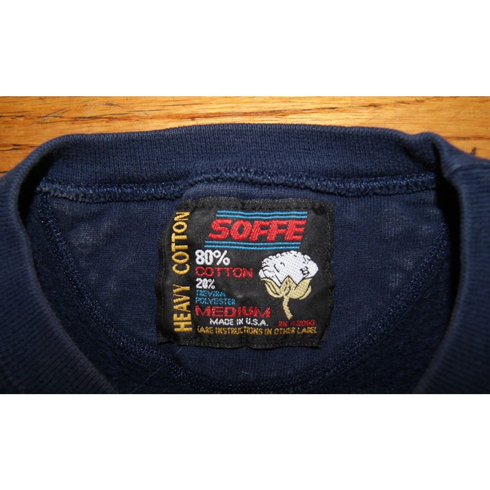 Soffe VTG OLE MISS Rebels Womens M Midriff Cut Off Sweatshirt USA Size M / US 6-8 / IT 42-44 - 3 Thumbnail