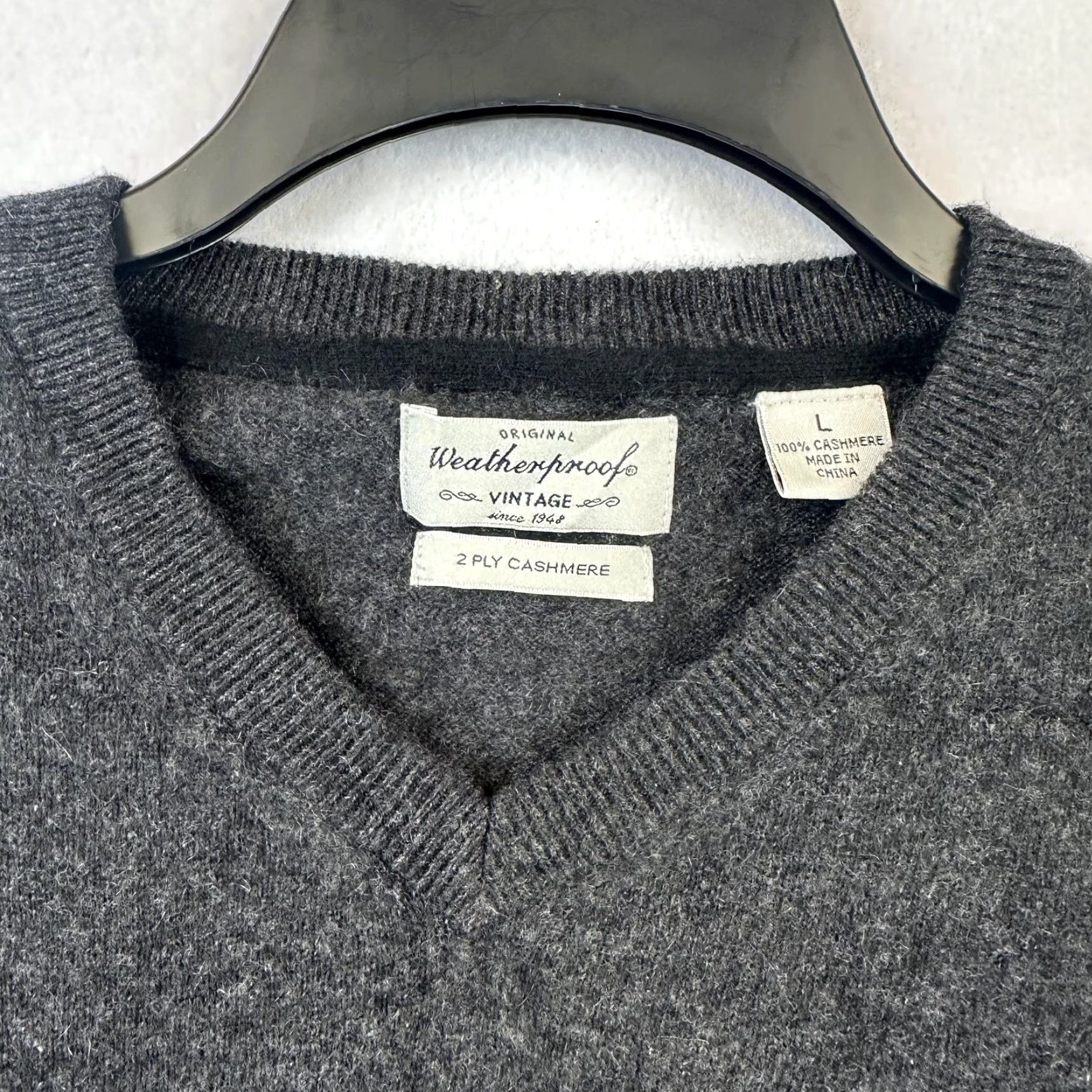 Weatherproof Weatherproof Mens Large 2 Ply Cashmere Knit Sweater Gray V-Neck Crewneck Classic All Seasons Lightweight Knit - Holiday? Size US L / EU 52-54 / 3 - 2 Thumbnail
