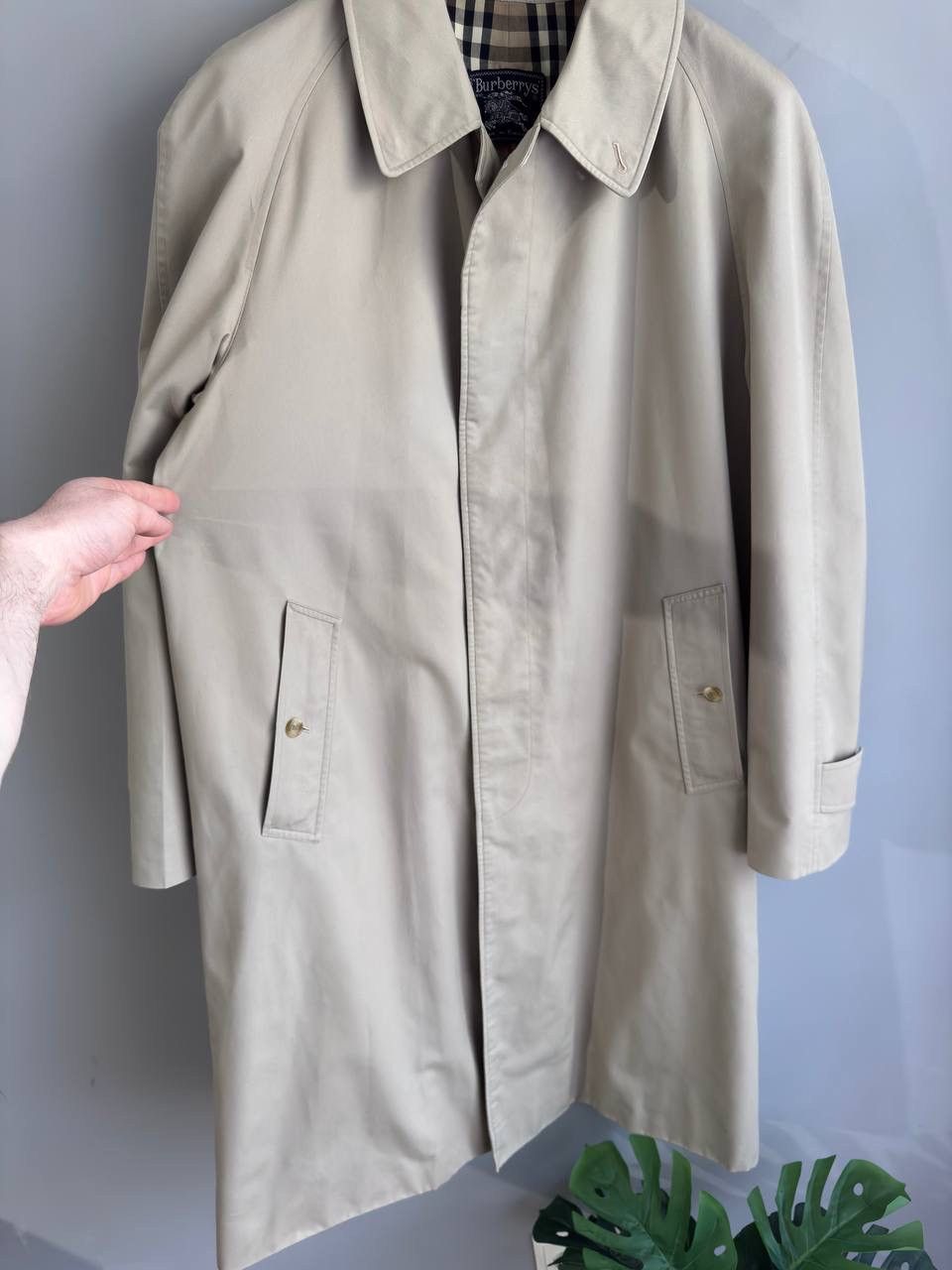 Burberry Burberrys Men's Nova Check Trench Coat, Made in England L Size US L / EU 52-54 / 3 - 7 Thumbnail