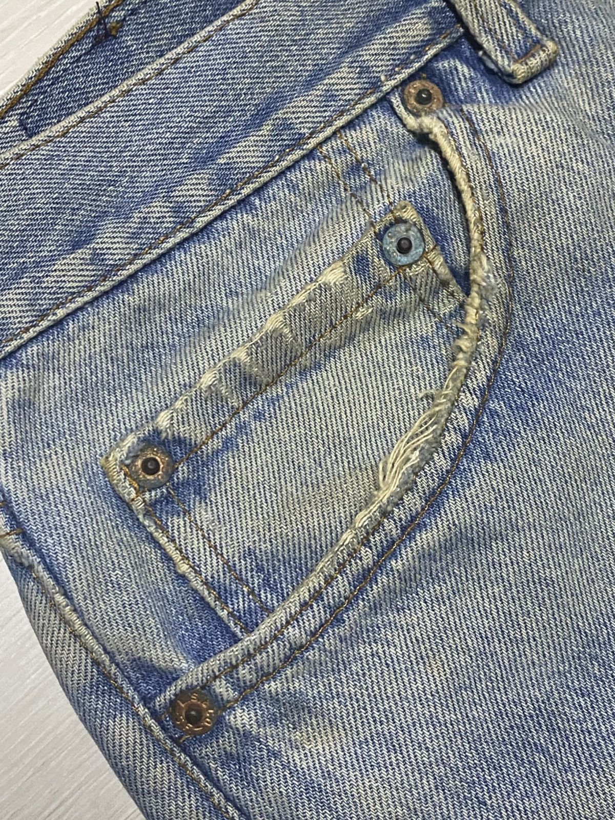 Levi's Vintage Levis 501xx 90s Grunge Distressed Jeans Size US 32 / EU 48 - 10 Thumbnail