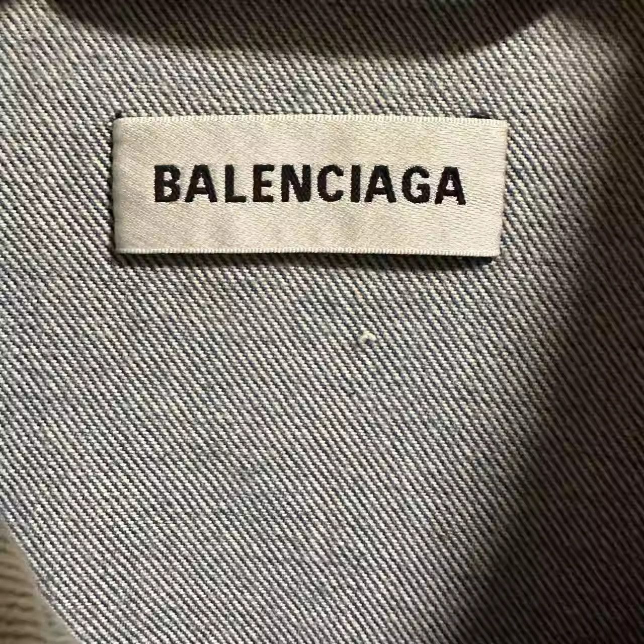 Balenciaga Balenciaga SS19 Denim Jacket Covered In Graffiti Size US S / EU 44-46 / 1 - 5 Thumbnail