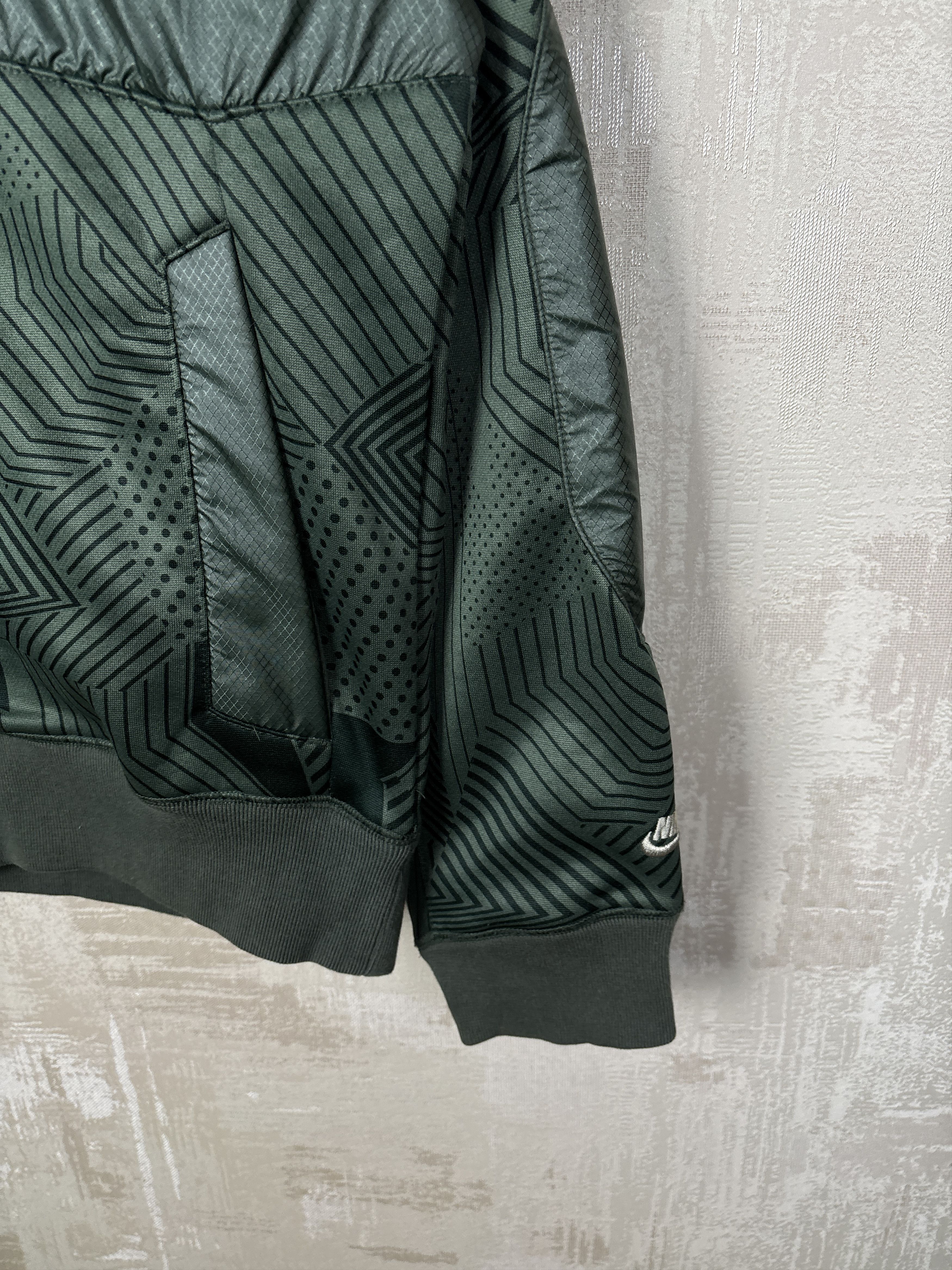 Nike 00's Nike Air Rare Vintage Geometric Zip Hoodie Gorpcore Y2K Size US M / EU 48-50 / 2 - 7 Thumbnail