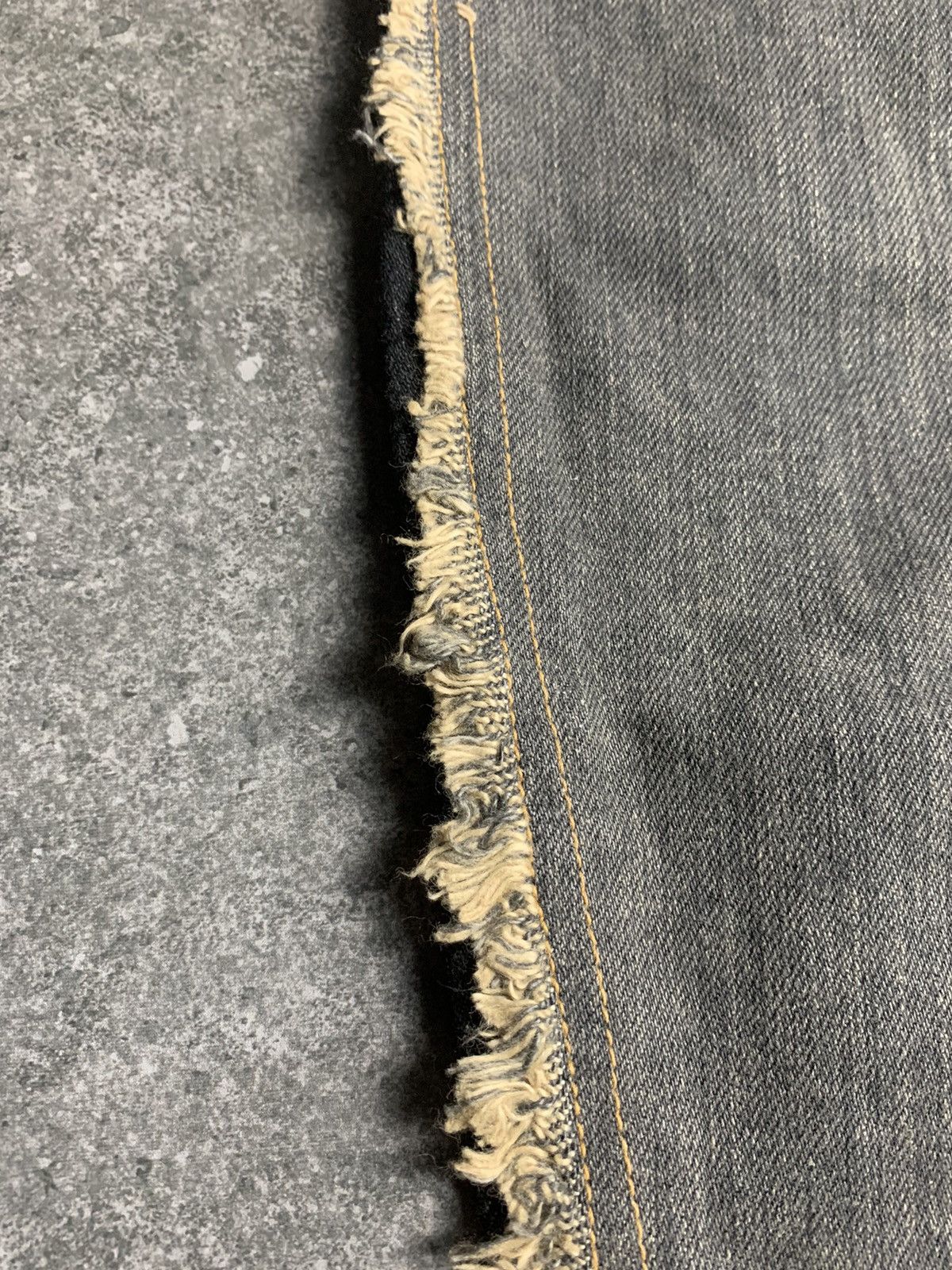If Six Was Nine × Japanese Brand × Le Grande Bleu (L.G.B.) 2000s Coi Girl Magic Dual Tone Frayed-Seam Flared Jeans Size US 28 / EU 44 - 5 Thumbnail