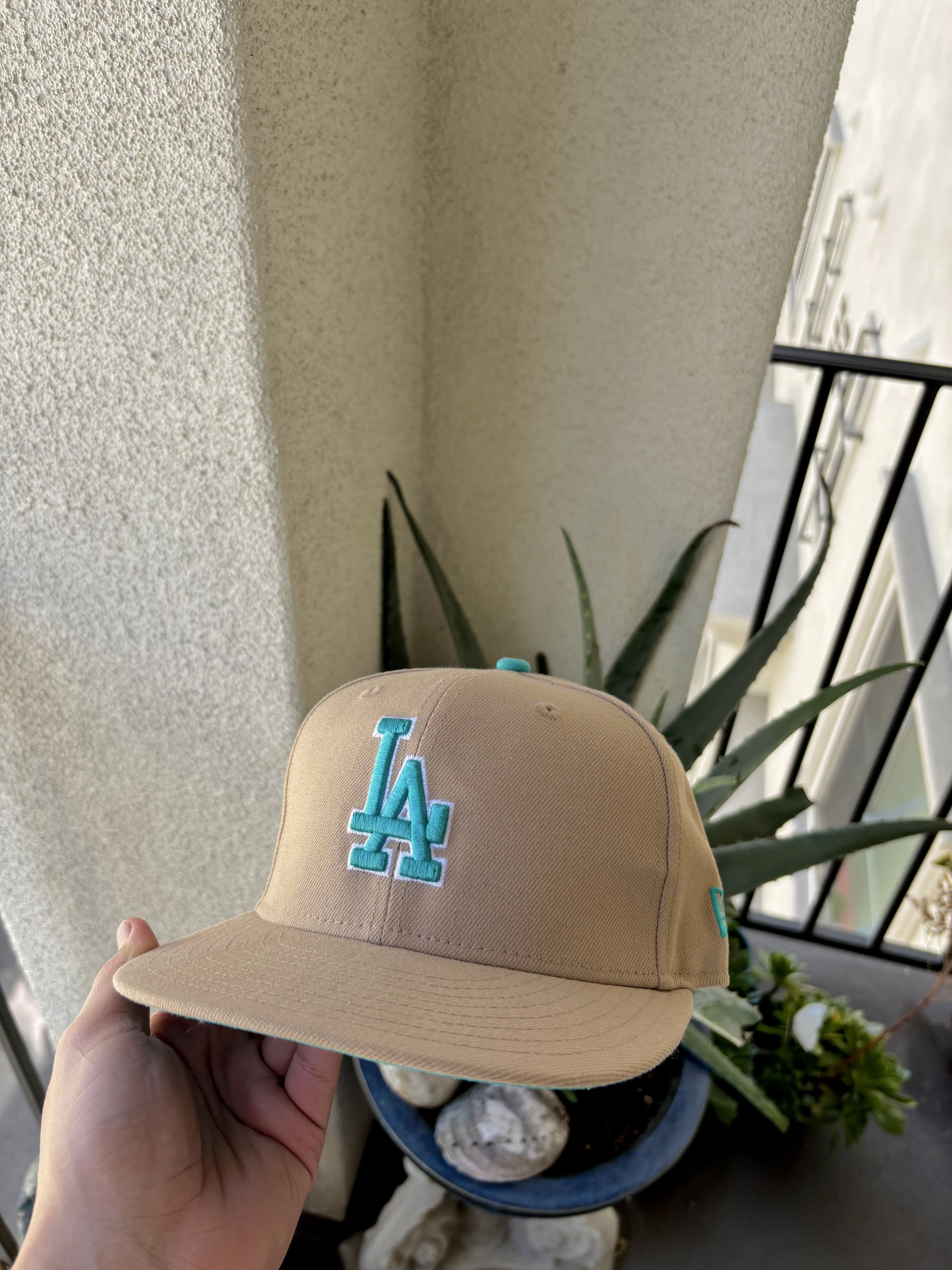 New Era New Era 2020 Los Angeles Dodgers Sand Teal 7 3/8 Size ONE SIZE - 1 Thumbnail