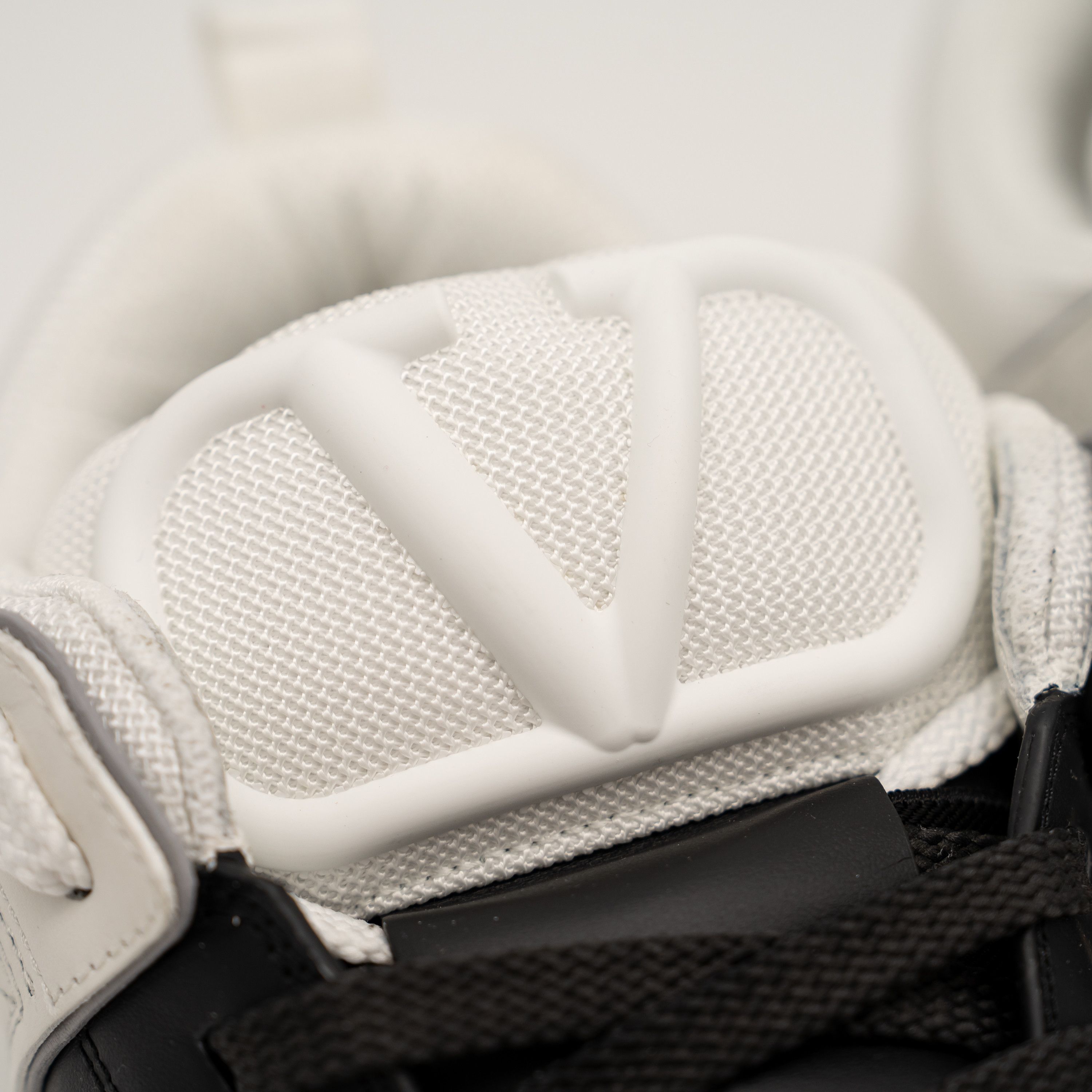 Valentino 44.5eu 11.5 us Valentino Open Skate Sneakers White Black Size US 11.5 / EU 44-45 - 8 Thumbnail