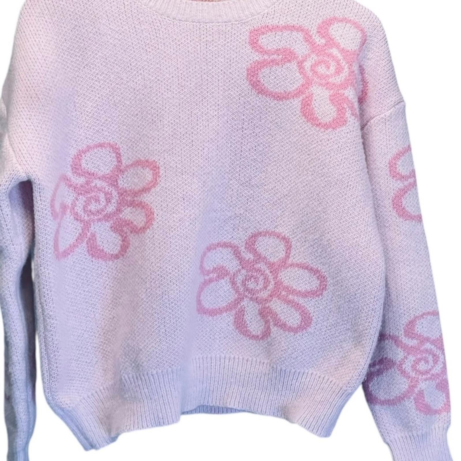 Shein NWOT Shein Rounded Flower Drop Shoulder Sweater. Size Small. Size S / US 4 / IT 40 - 3 Thumbnail