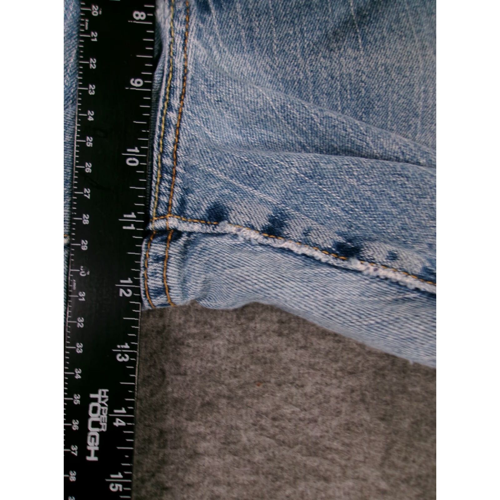 Levi's VINTAGE Levi's Jeans Women 16 Blue Light Wash Distressed Relaxed Fit Tapered 90s Size 38" / US 16 / IT 52 - 7 Thumbnail