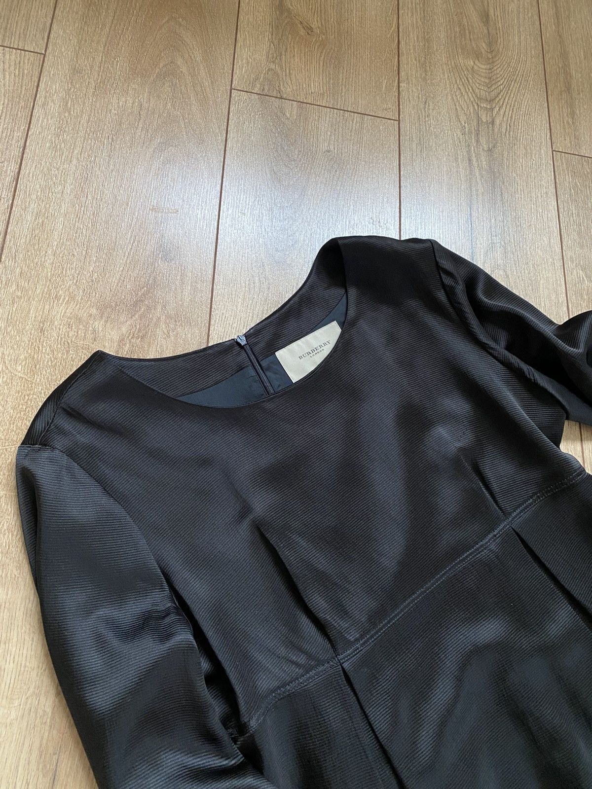 Burberry Burberry midi dress black elegant London USA 12 classy Size L / US 10 / IT 46 - 12 Thumbnail