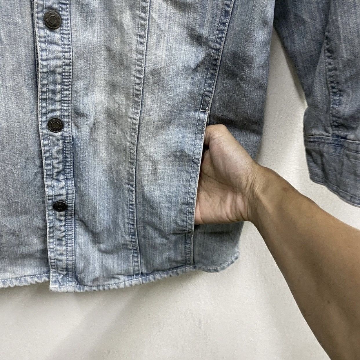 In The Attic IN THE ATTIC Japanese Brand Y2K Grunge Distressed DenimShirt Size US M / EU 48-50 / 2 - 8 Thumbnail