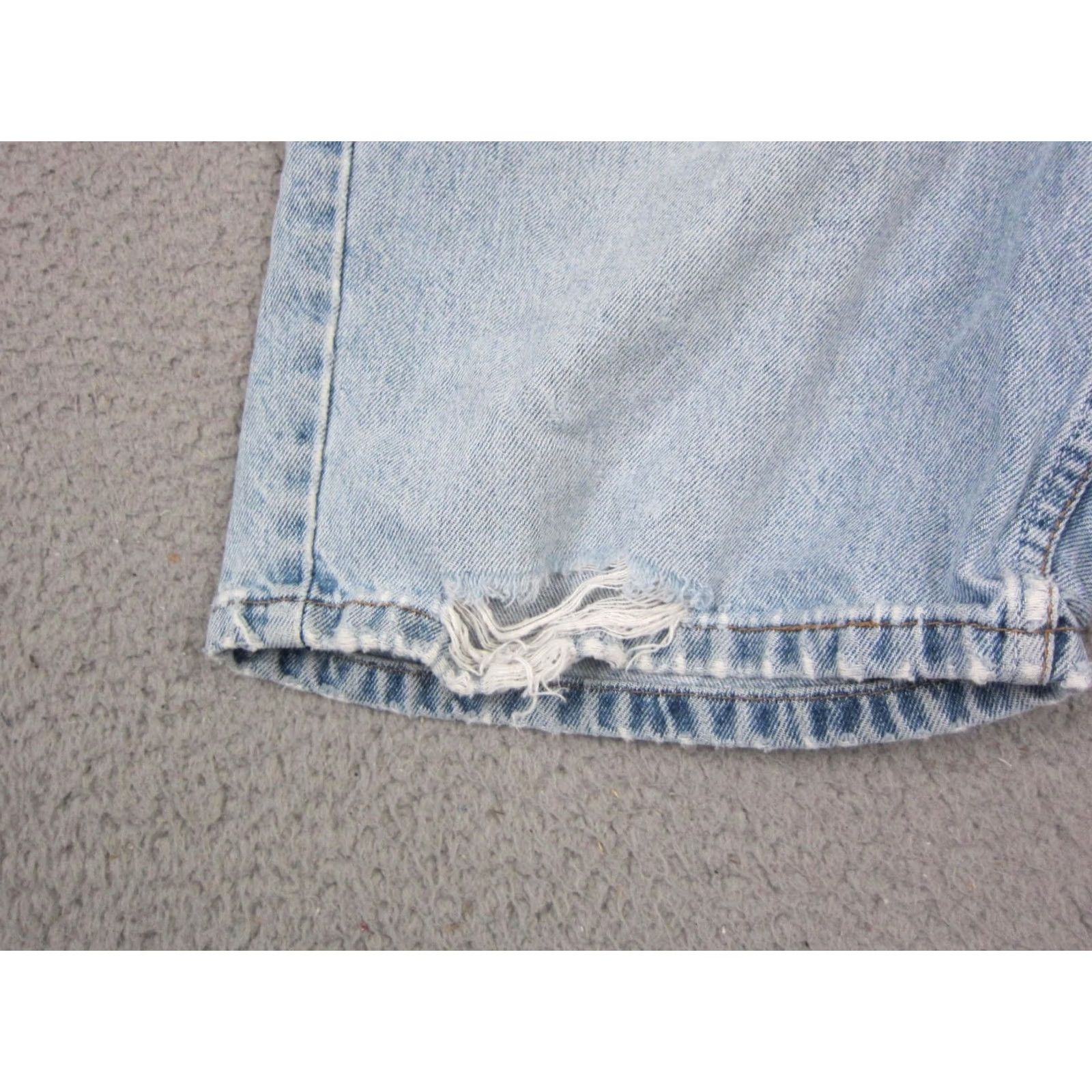 Levi's VINTAGE Levi's 505 Shorts Bermuda Denim Blue 90s Jeans Jorts Mens 36 Blue Denim Casual Workwear Pockets 5-Pocket Design Modern Regular Mens Size US 36 / EU 52 - 7 Thumbnail