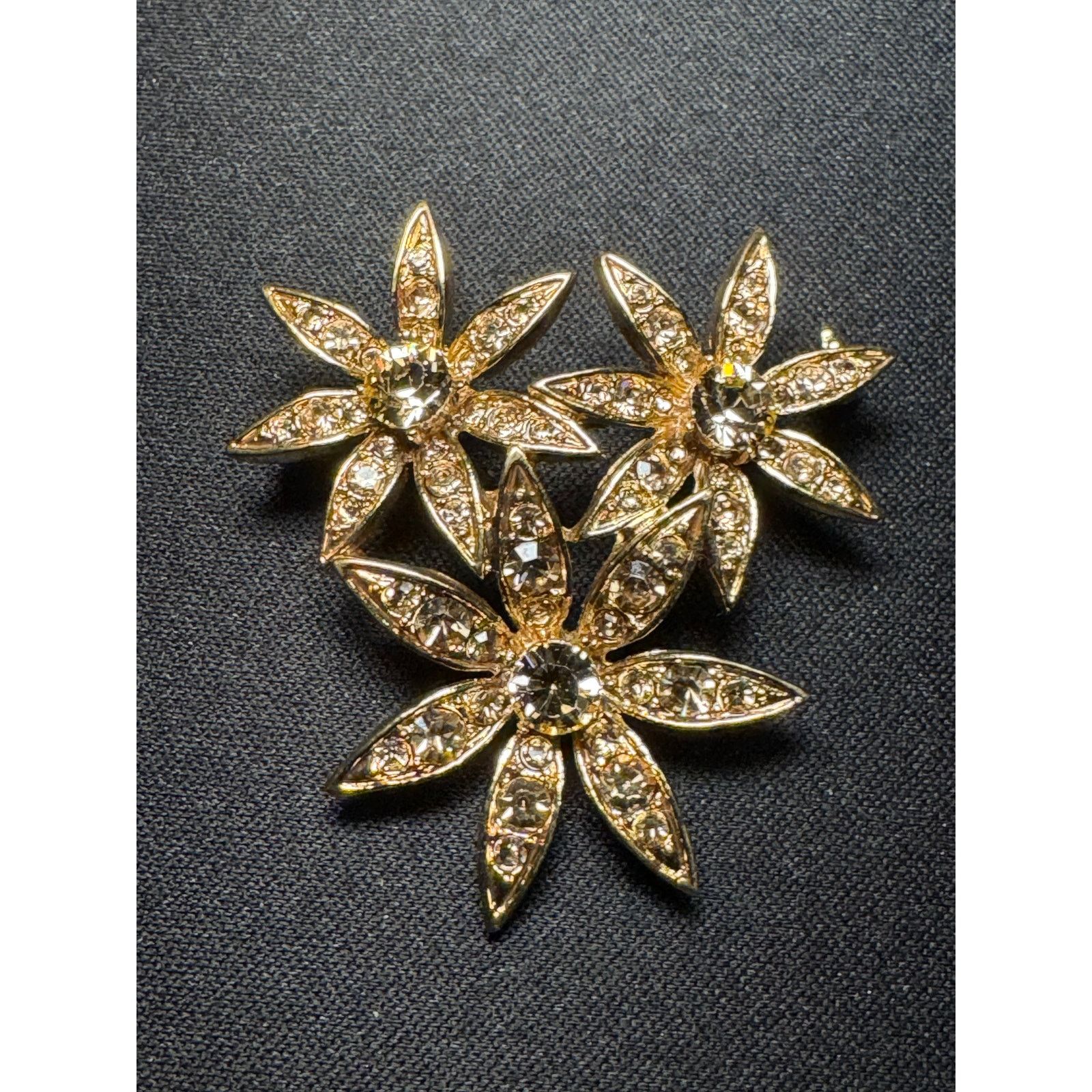 Liz Claiborne Rhinestone Floral Gold Tone Liz Claiborne Brooch Size ONE SIZE - 1 Thumbnail
