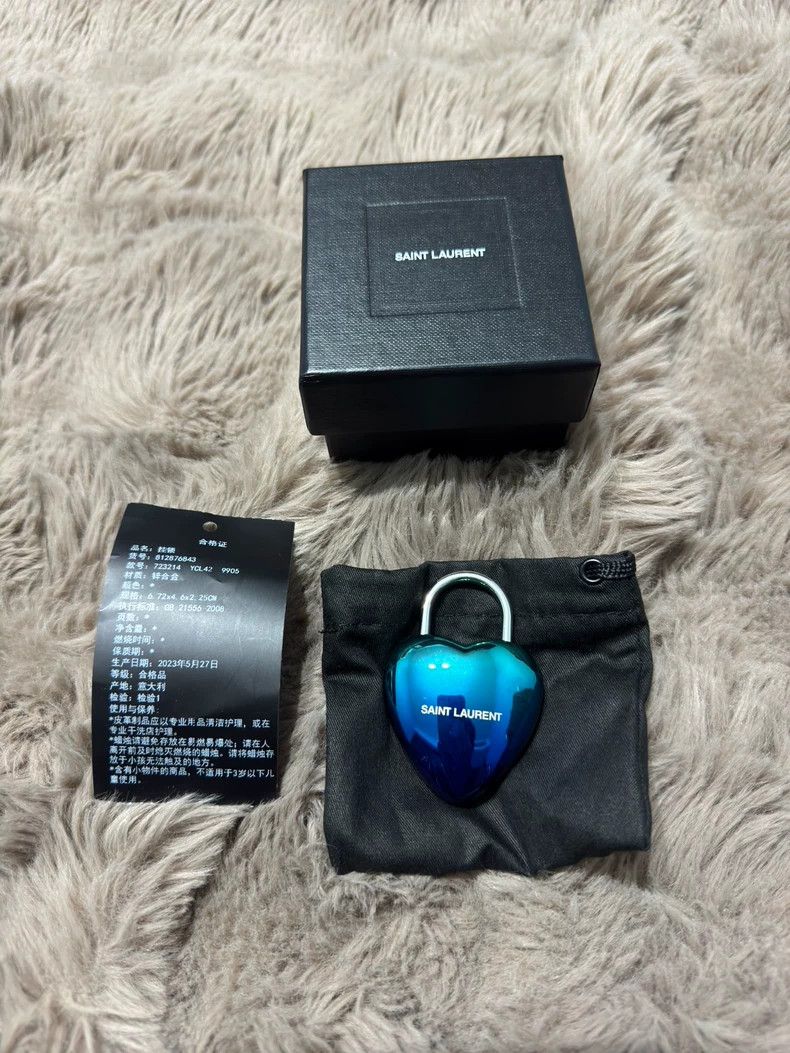 Yves Saint Laurent saint laurent Love gradient padlock 2501-Nextarrow Size ONE SIZE - 9 Thumbnail