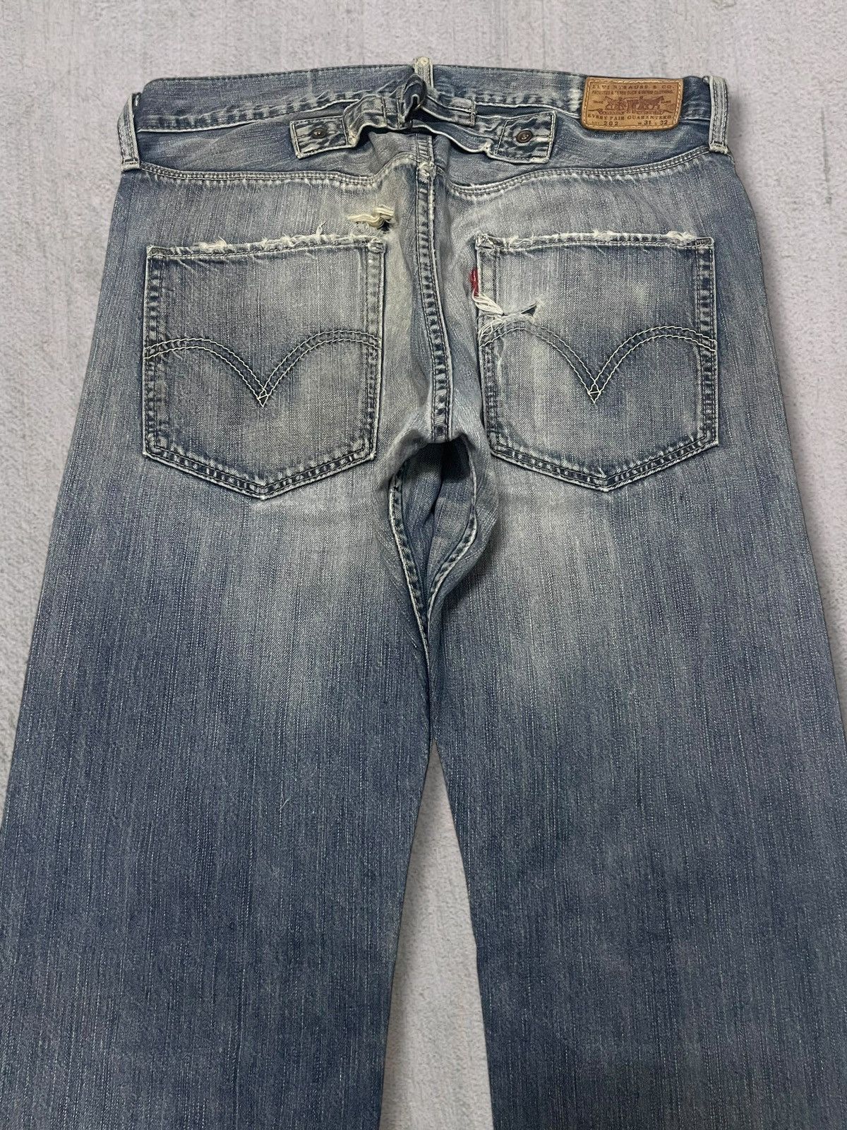 Levi's Vintage Clothing Vintage Levi’s 202 Back Buckle Distressed Blue Wash Jeans Size US 31 - 2 Thumbnail