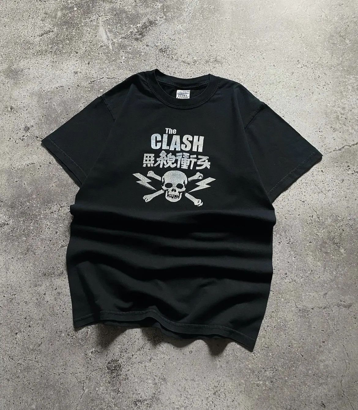 Band Tees Vintage The Clash rock punk Tshirt 2004 Size US S / EU 44-46 / 1 - 2 Thumbnail