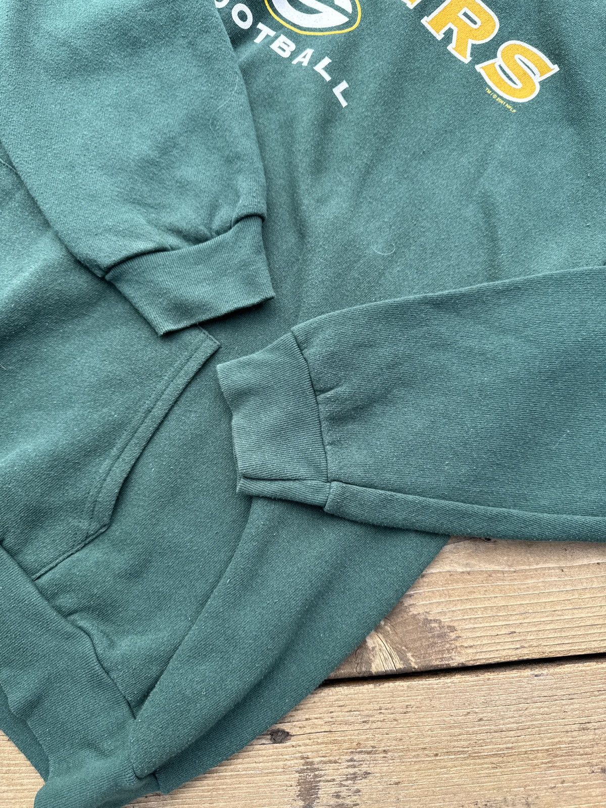 Vintage Vintage Y2K Green Bay Packers Hoodie 2001 Size XL Green NFL Size US XL / EU 56 / 4 - 2 Thumbnail