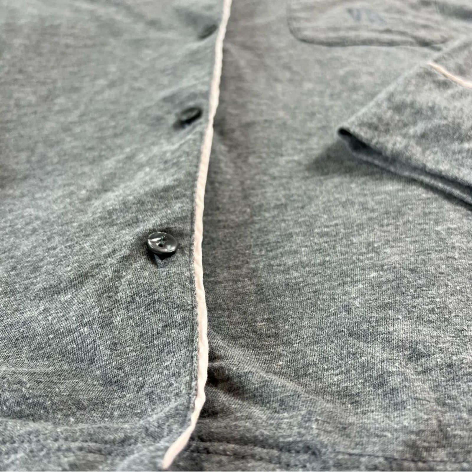 Victoria's Secret Victoria's Secret XS Button Up Pajama Top Grey Long Sleeve Size XS / US 0-2 / IT 36-38 - 4 Thumbnail
