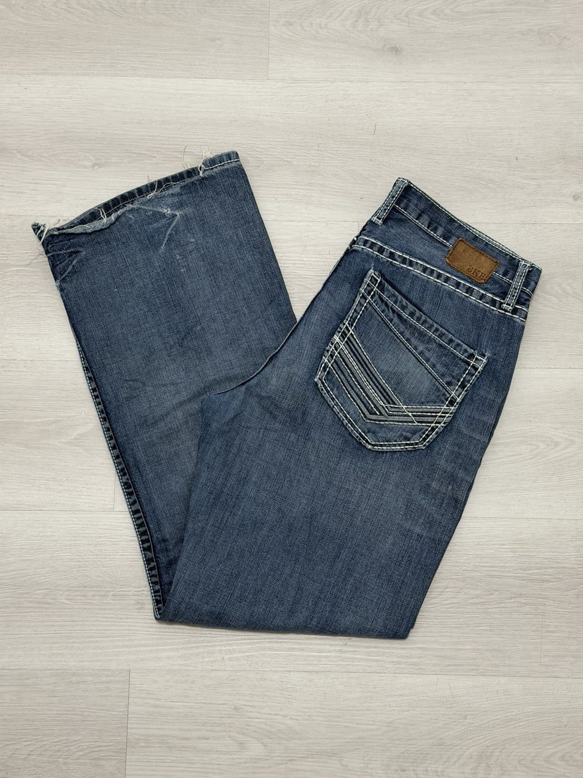 BKE Y2K BKE Tyler Jeans Size 34R Relaxed Washed Distressed Denim Size US 34 / EU 50 - 1 Thumbnail
