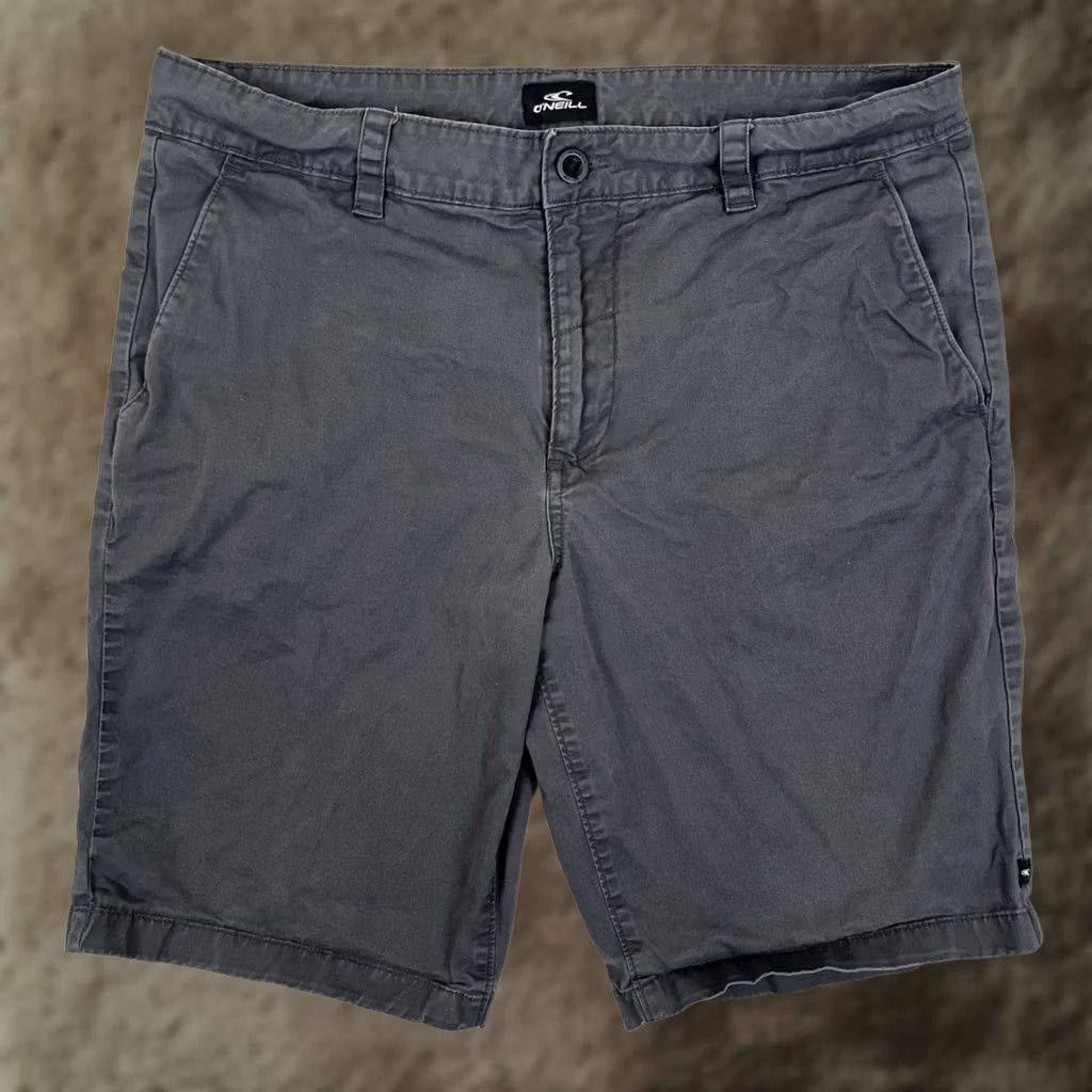 O'Neill O'Neill Gray Chino Shorts Size 34 Regular Inseam 10 in Men Casual 90s Beach Outdoor Polyester Front Pockets Slim/Flat Front Gray Chino Short Size US 34 / EU 50 - 1 Thumbnail