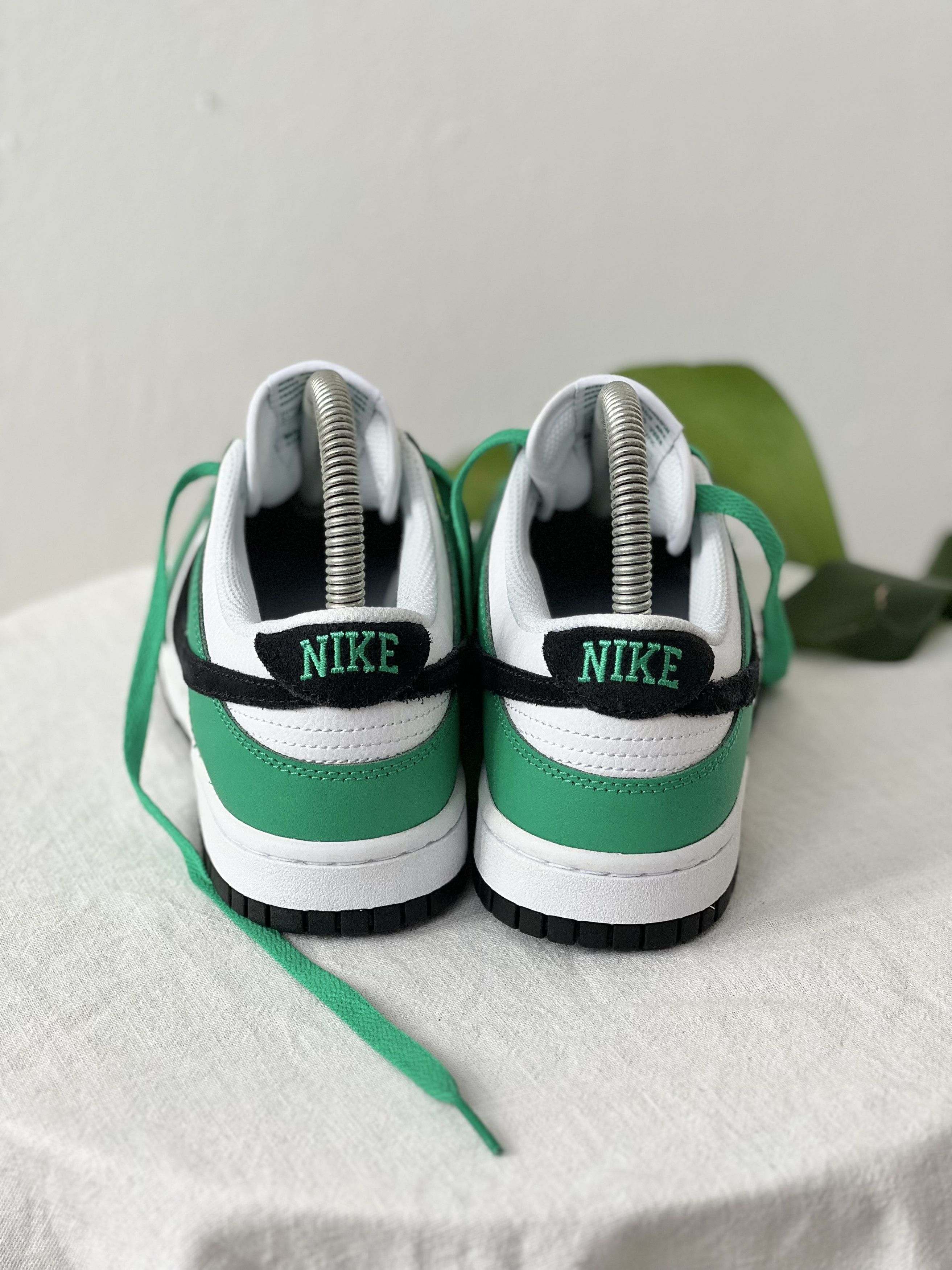 Nike Nike Dunk Low `Green/White` Size US 7.5 / IT 37.5 - 7 Thumbnail
