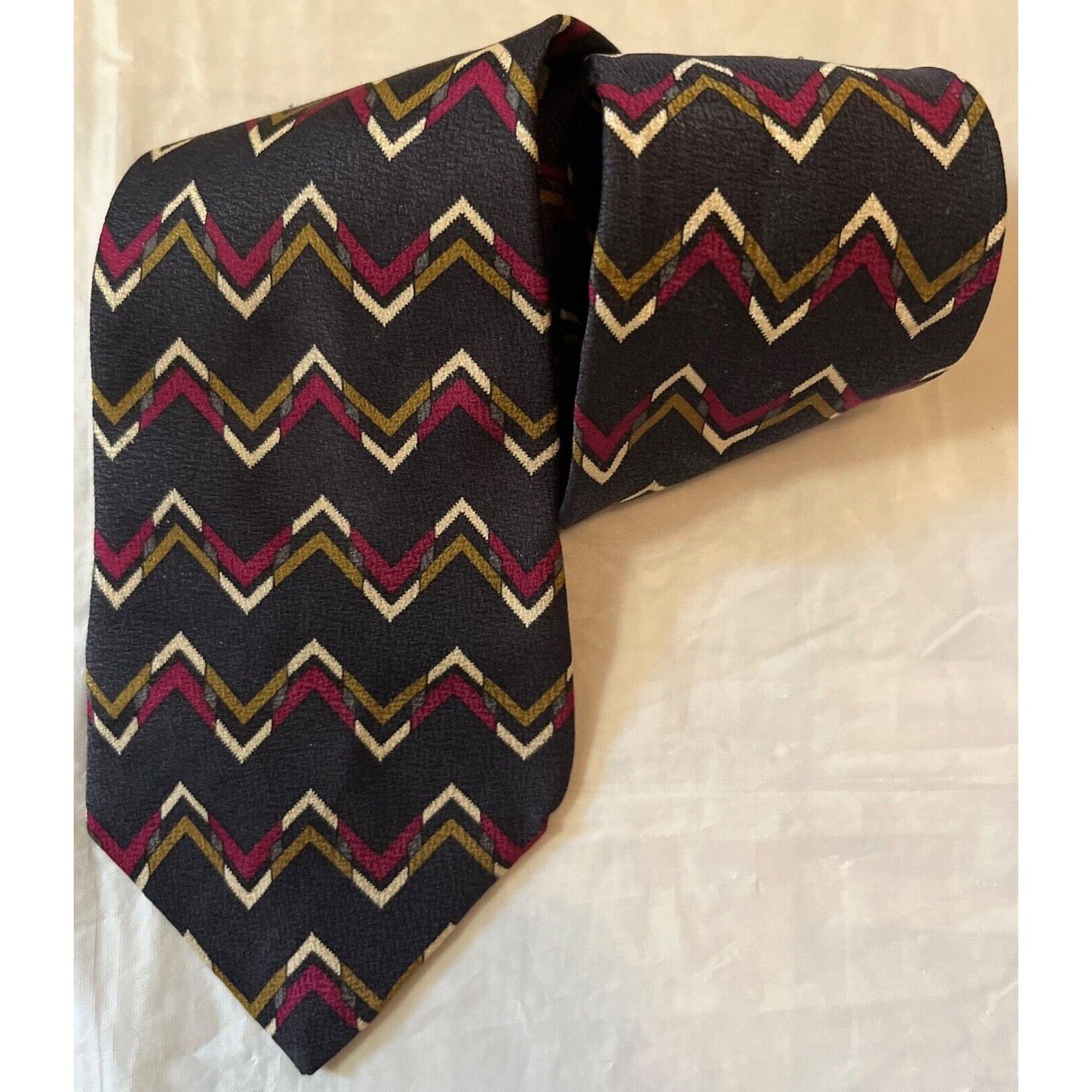 Countess Mara Silk Tie - Countess Mara - Vintage Necktie ~ Size ONE SIZE - 3 Thumbnail