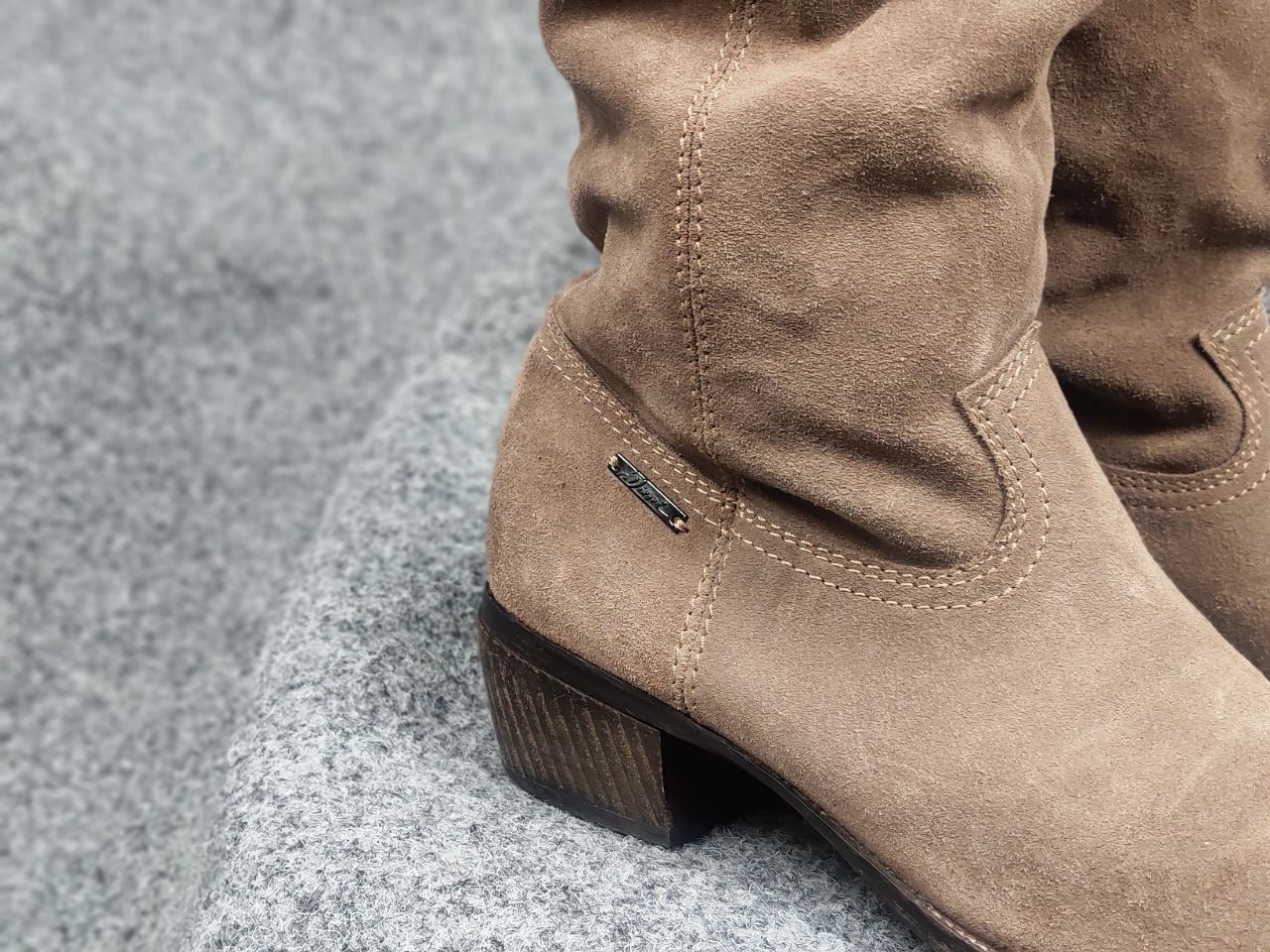 Diesel Vintage Diesel Beige Logo Suede Leather Cowboy Biker Boots Size US 10 / IT 40 - 4 Thumbnail