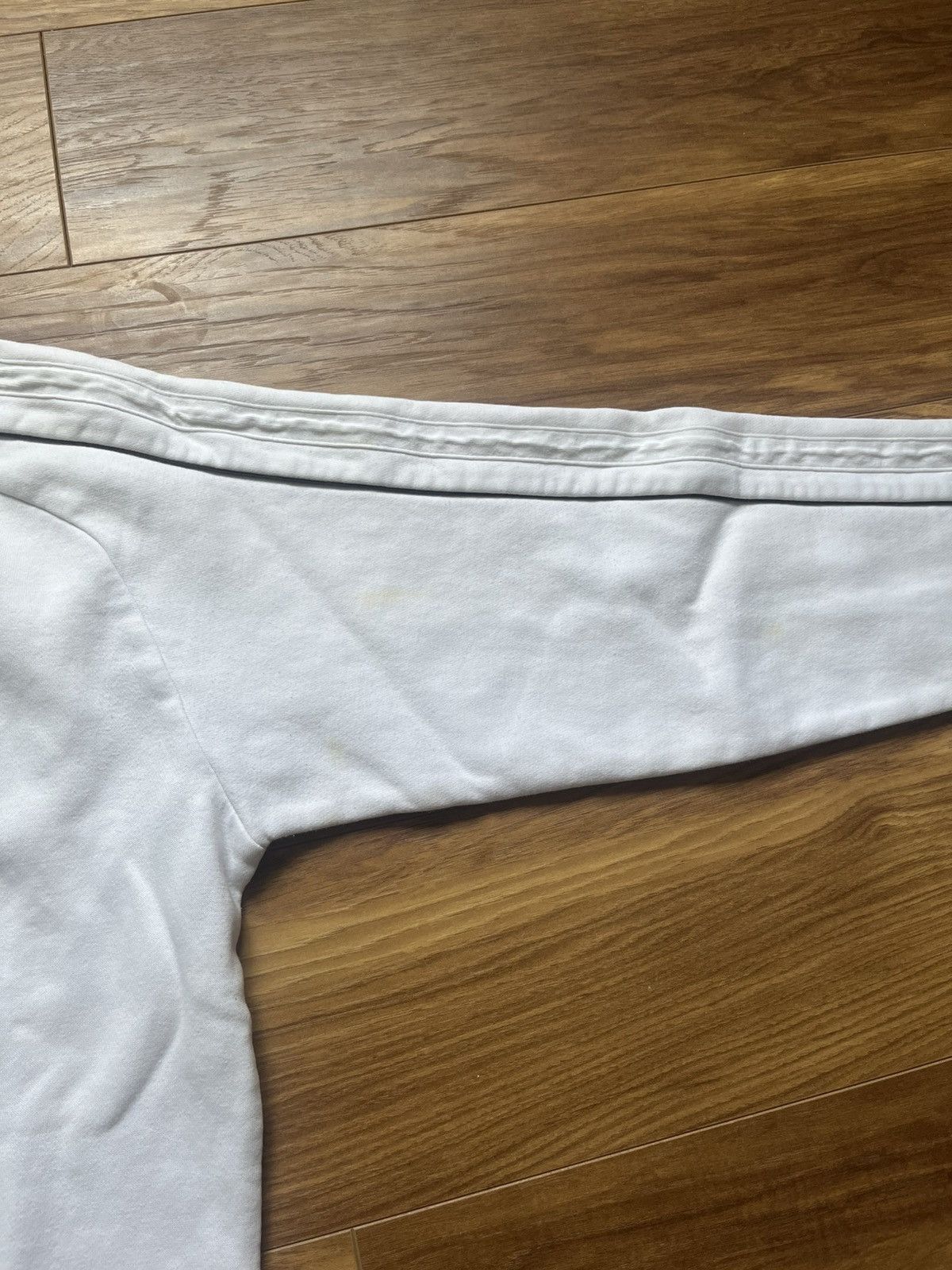 Nike Vintage Nike Big Swoosh White Sweatshirt Gray Tag Size US S / EU 44-46 / 1 - 6 Thumbnail