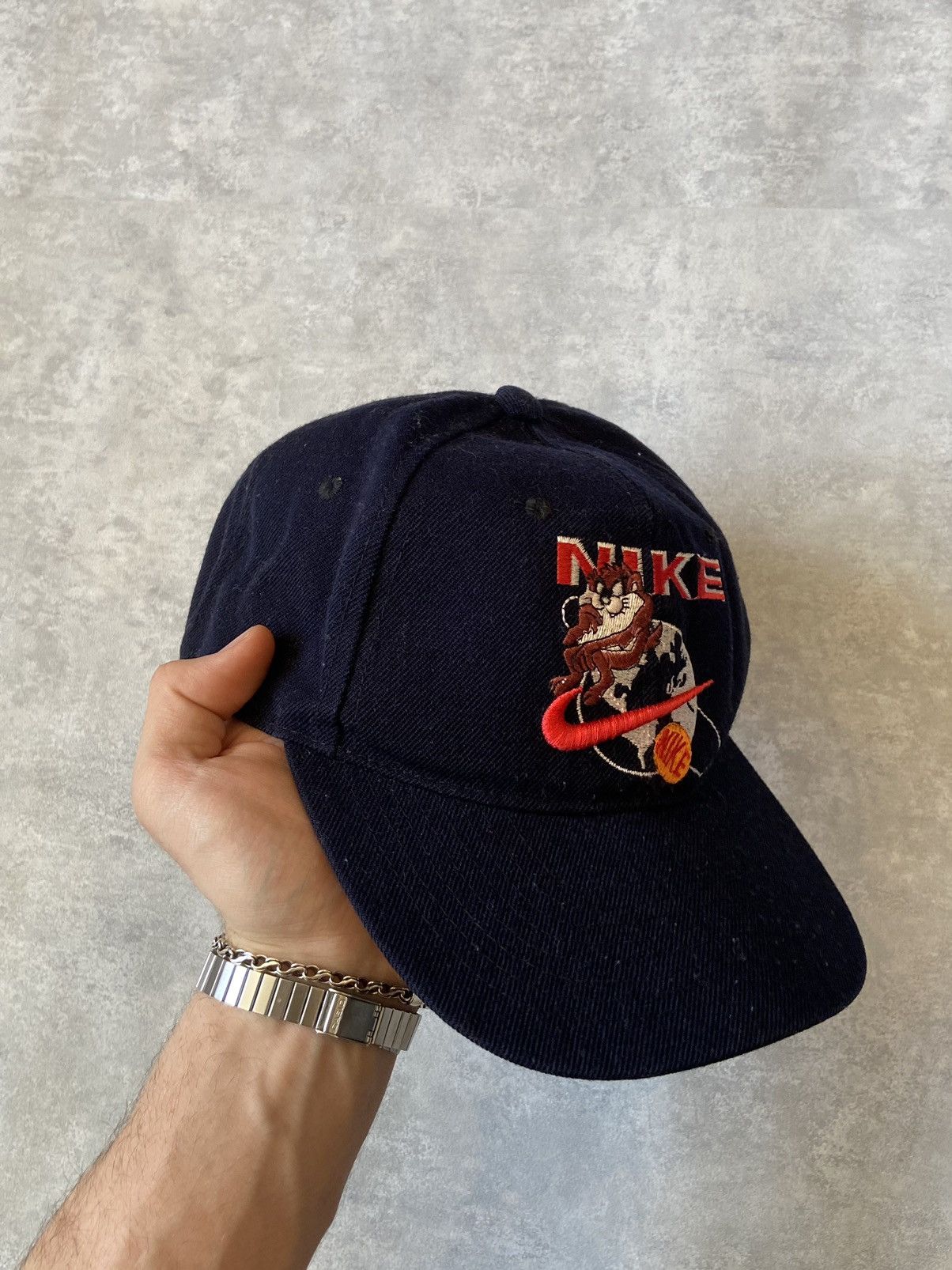 Nike Nike Vintage Cap Korea Taz Looney Tunes RARE Size ONE SIZE - 1 Thumbnail