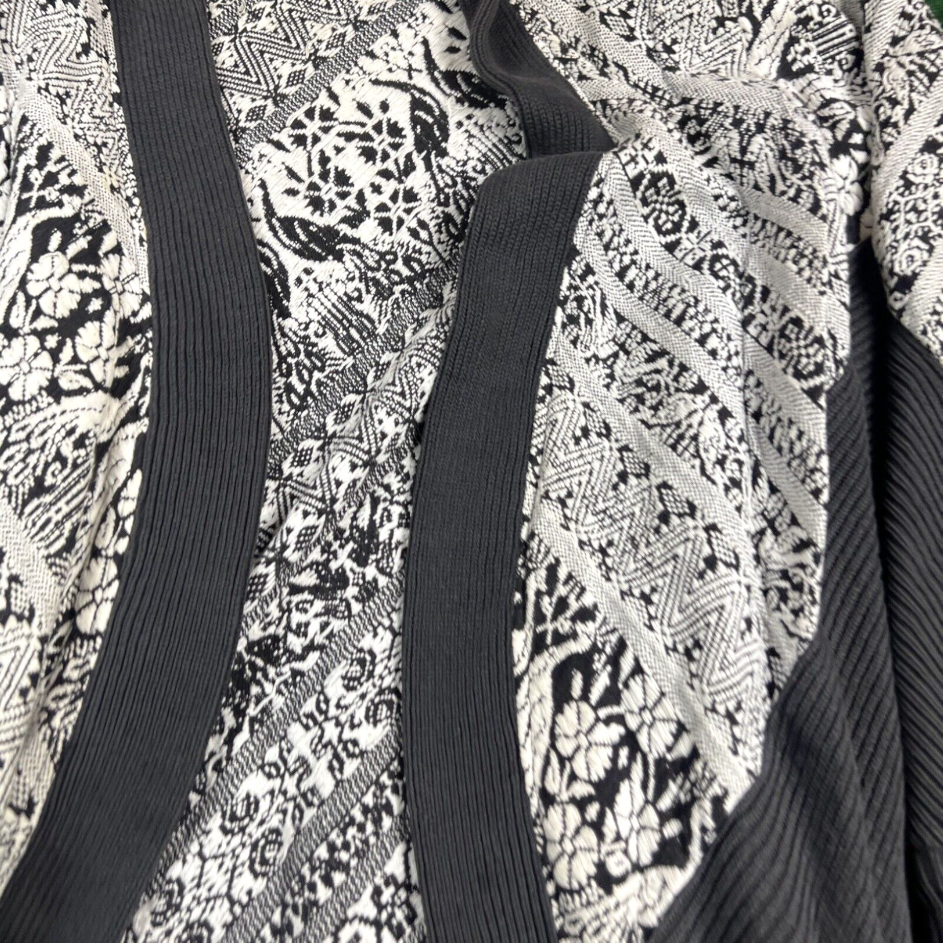 Vintage Vintage 1980s Retro Doña Cristina Hand-Woven Cardigan Sweater One Size Size ONE SIZE - 3 Thumbnail