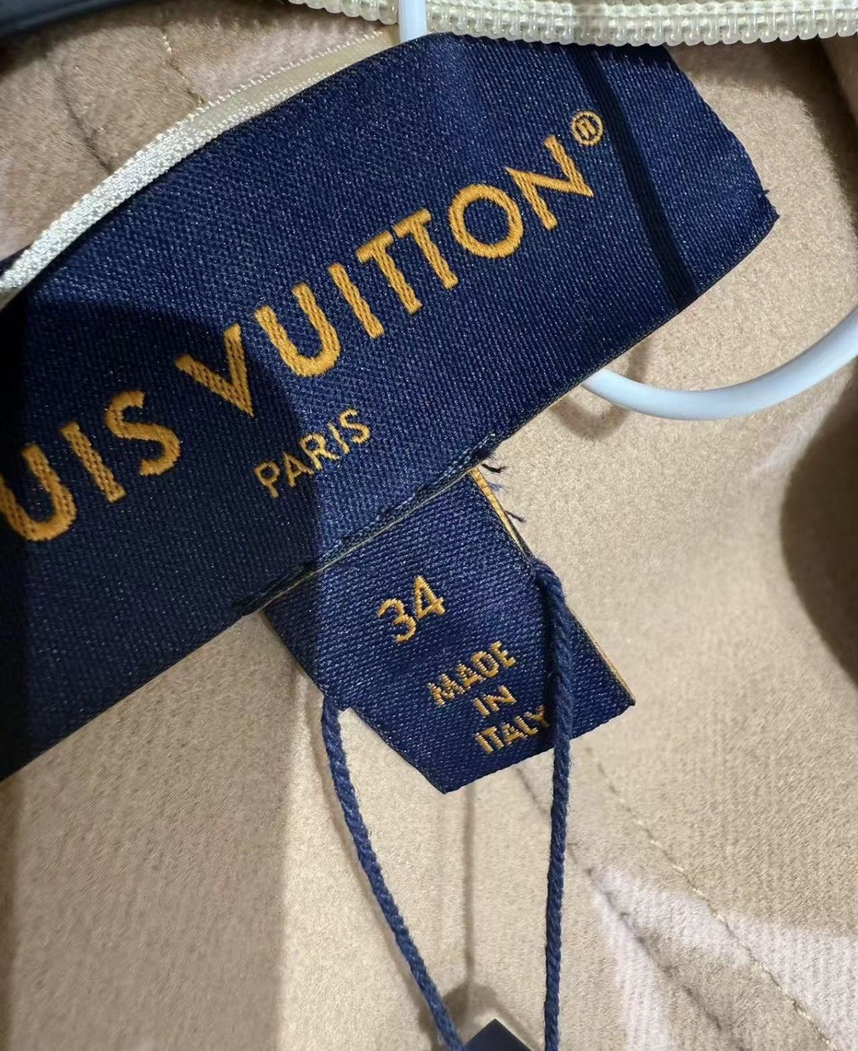 Louis Vuitton Brand New Louis Vuitton Cashmere Coat. Size XXS / US 00 / IT 34 - 2 Thumbnail