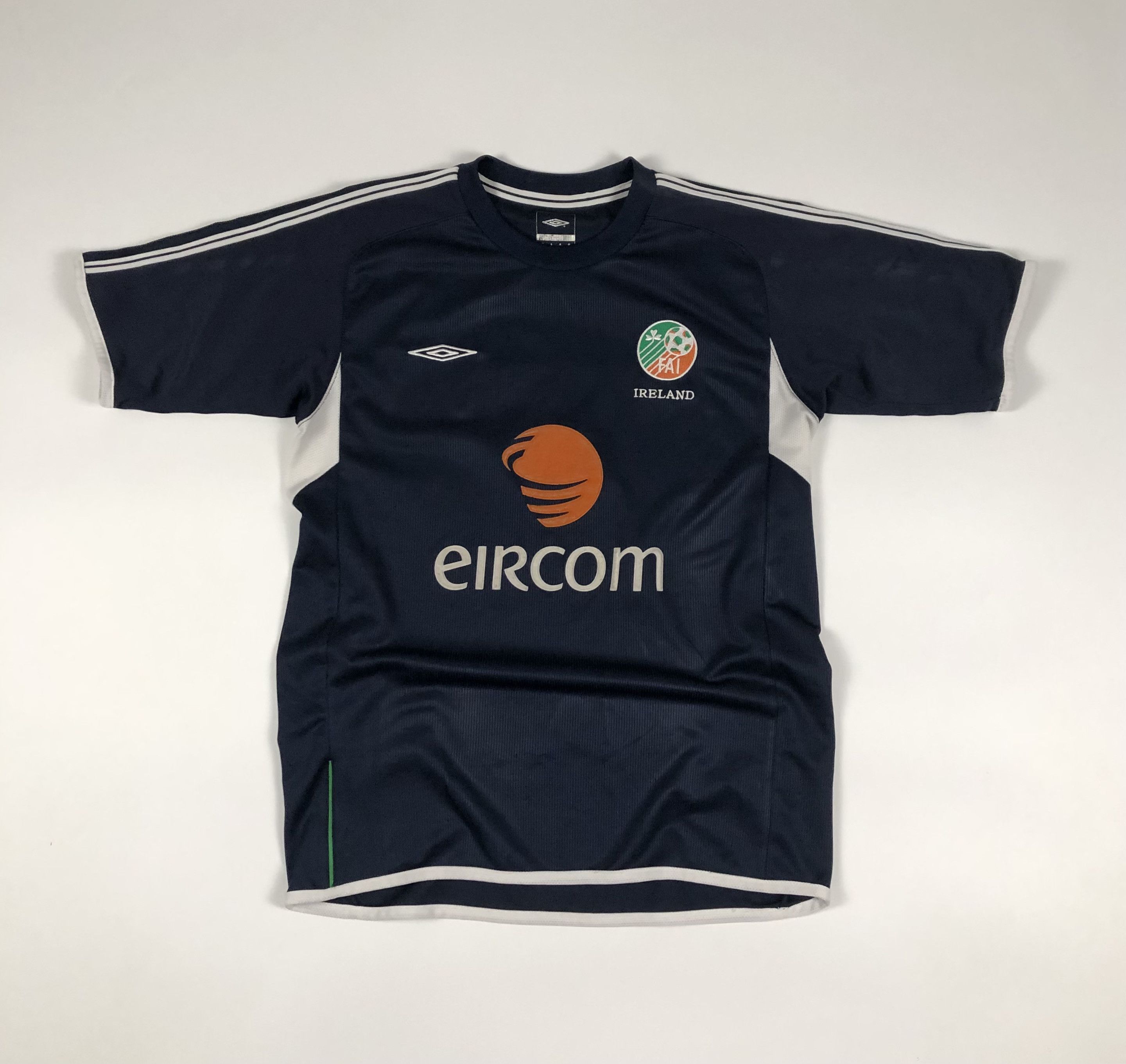 Umbro Umbro Ireland 2001-2002 Training Soccer Jersey Size US S / EU 44-46 / 1 - 1 Thumbnail
