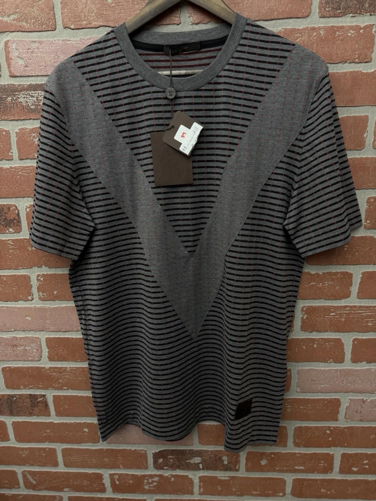 Louis Vuitton LOUIS VUITTON T-Shirt LV Tee Cotton Gray (Large) Brand New Size US L / EU 52-54 / 3 - 3 Thumbnail