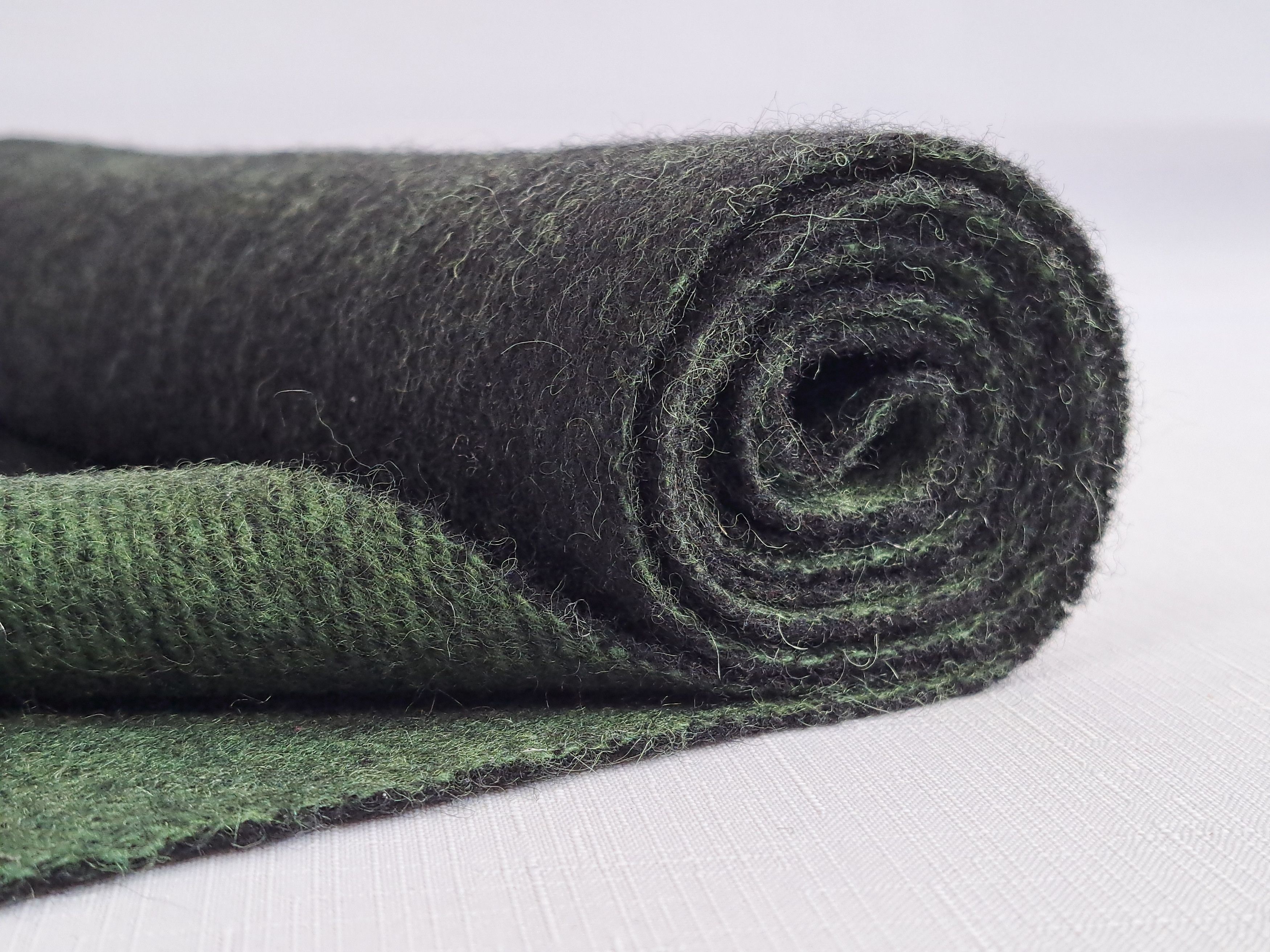 Johnstons Of Elgin Johnstons Of Elgin vintage lambswool scarf. Size ONE SIZE - 4 Thumbnail
