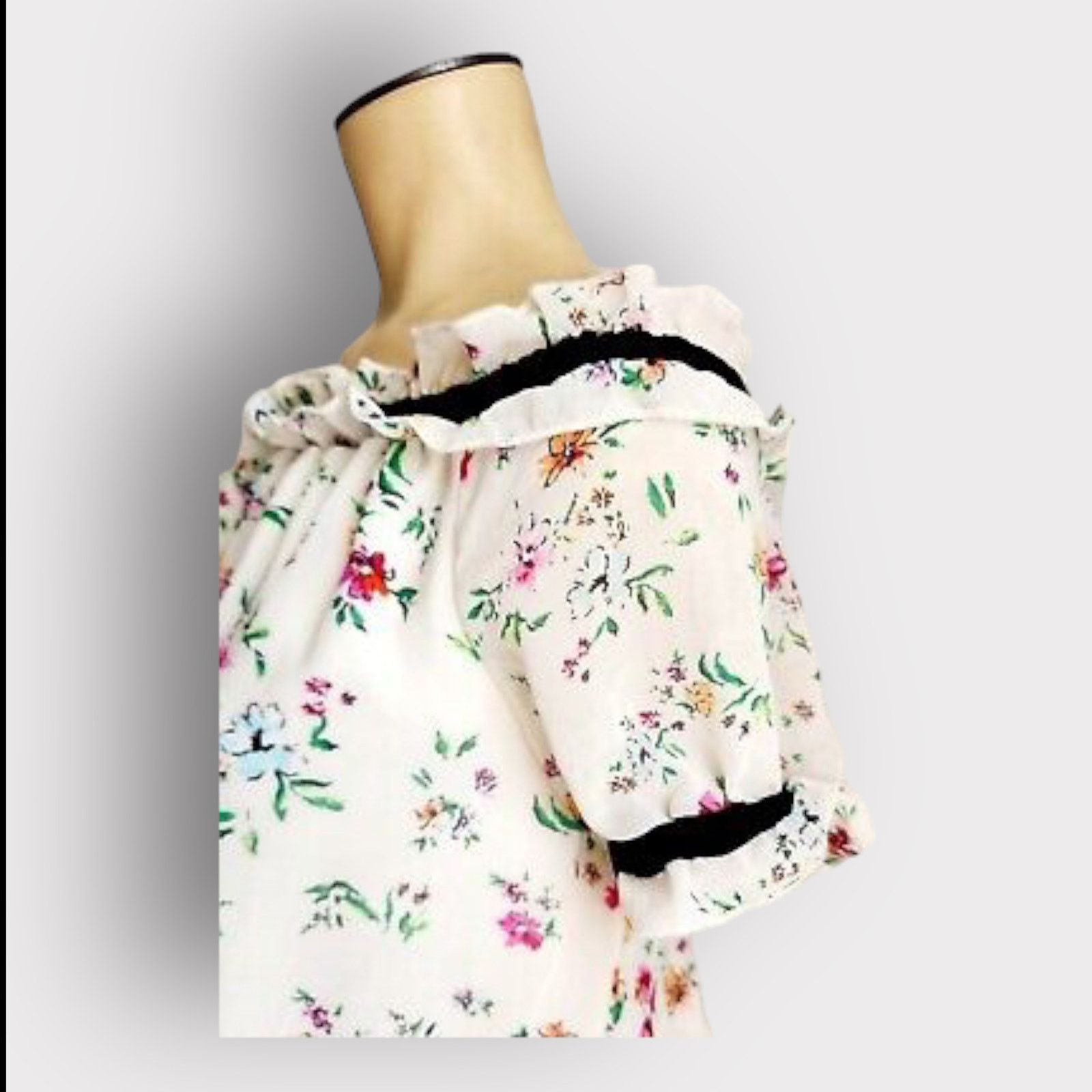 Nordstrom Lily White Floral Off-the-Shoulder Crop Top | Large Size L / US 10 / IT 46 - 10 Thumbnail