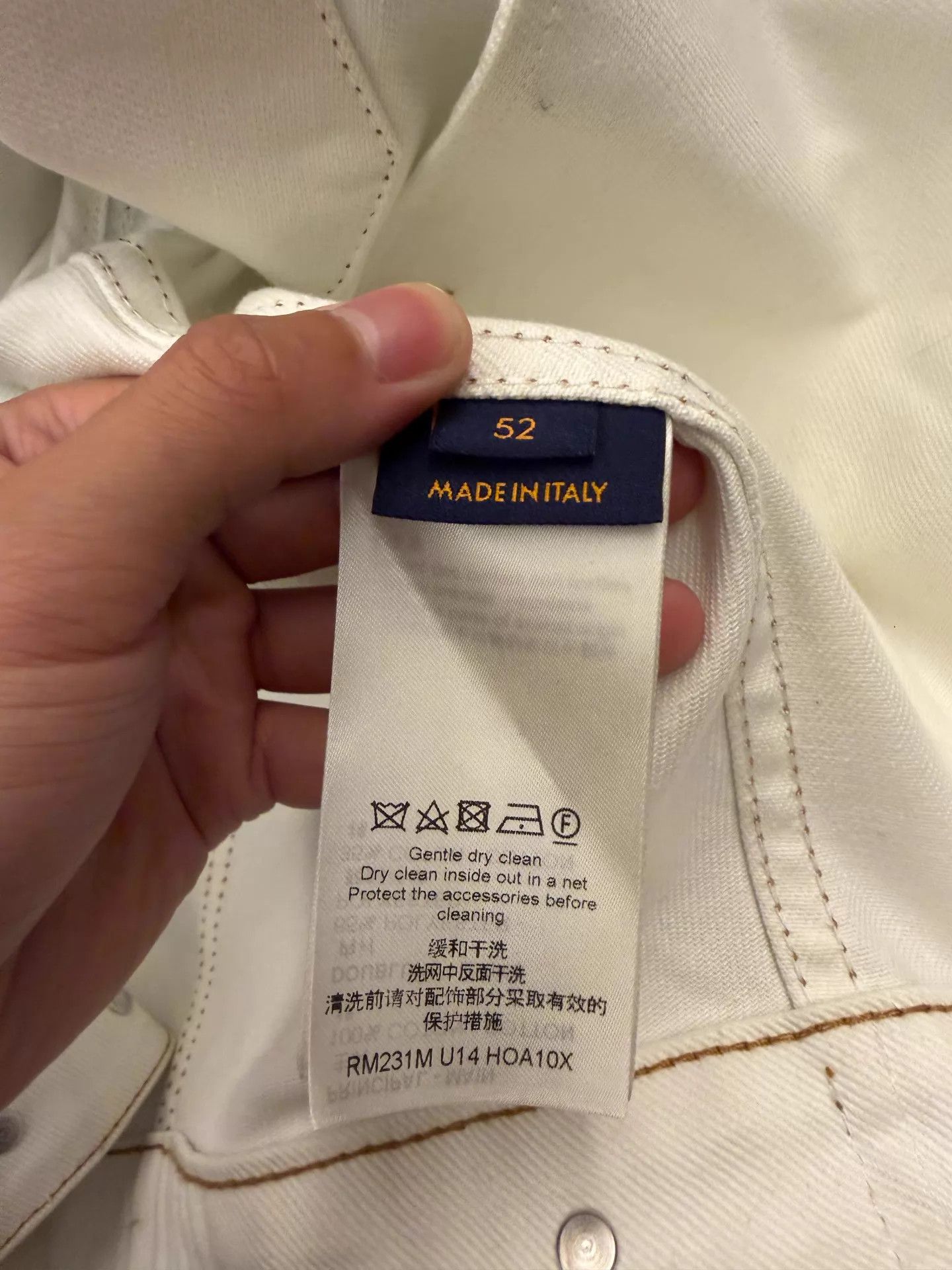Louis Vuitton LOUIS VUITTON Spray-Painted Denim Jacket Mens White 52 Size US L / EU 52-54 / 3 - 5 Thumbnail