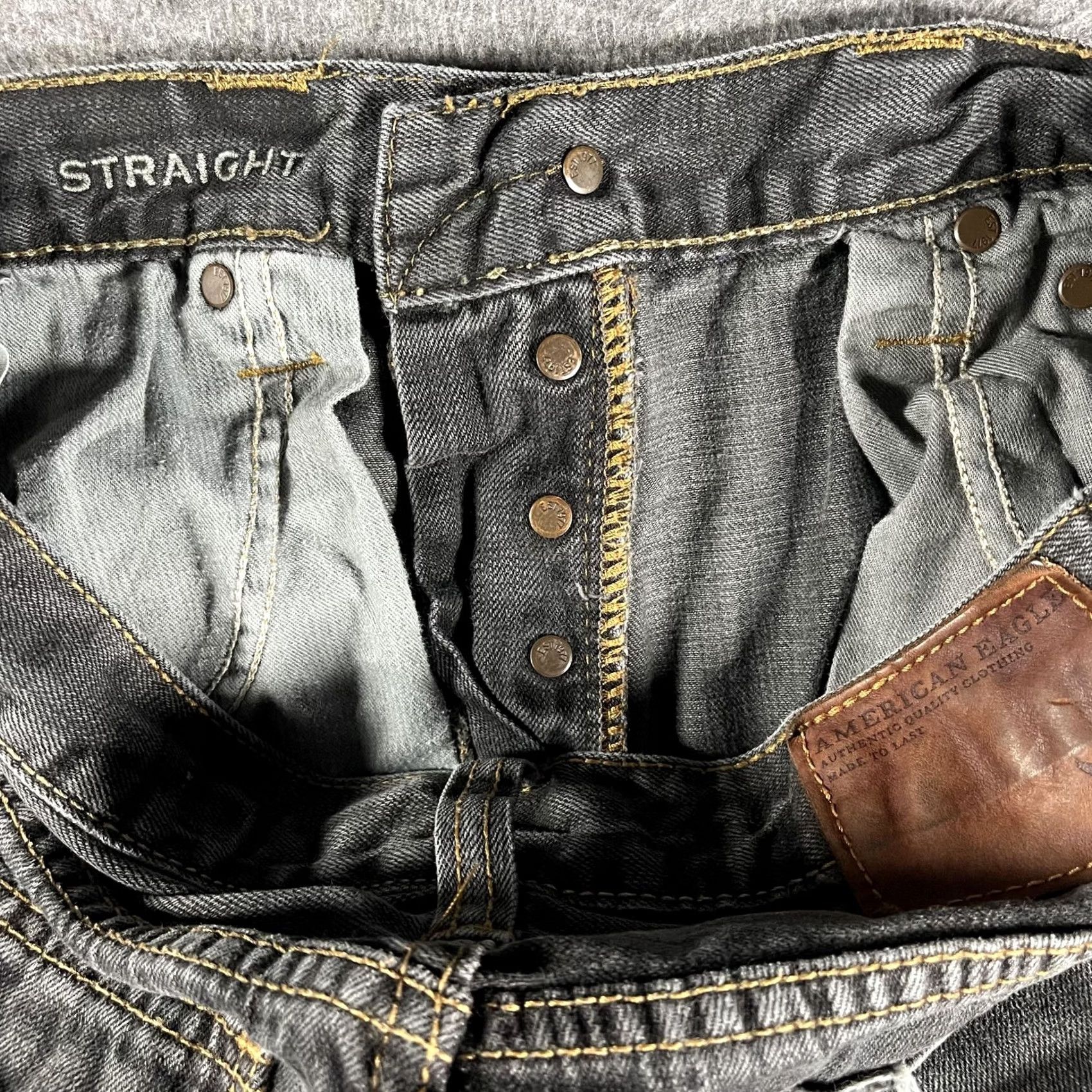 American Eagle Outfitters VINTAGE American Eagle Jeans Mens 32x30 Faded Black Straight Leg Distressed Button Fly Size US 32 / EU 48 - 6 Thumbnail