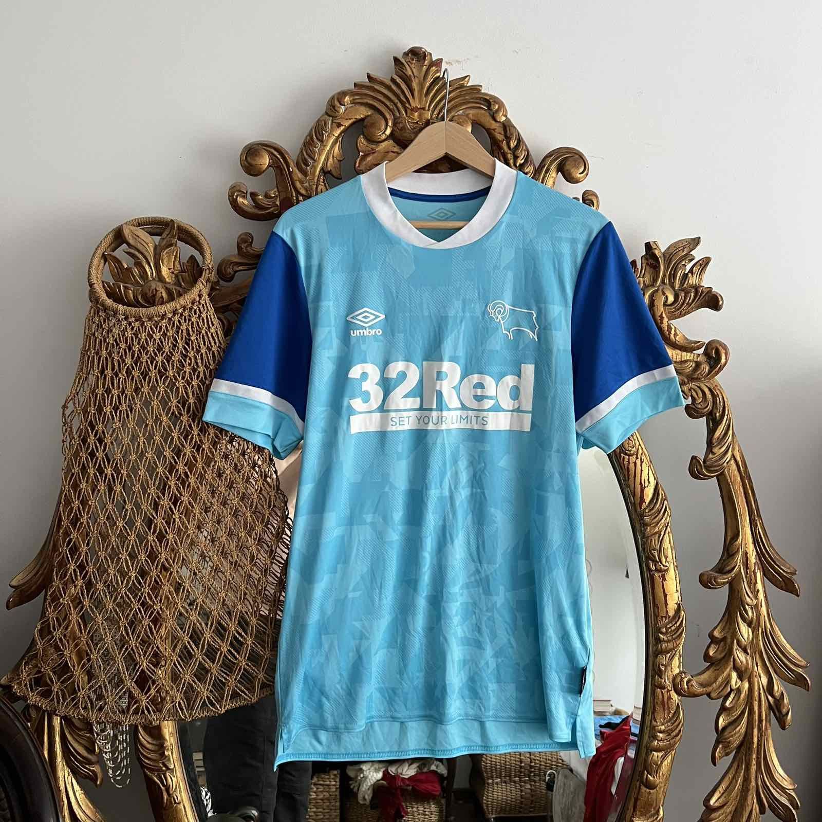 Umbro UMBRO DERBY COUNTY 2020 2021 FOOTBALL SHIRT Soccer jersey Size US L / EU 52-54 / 3 - 1 Thumbnail