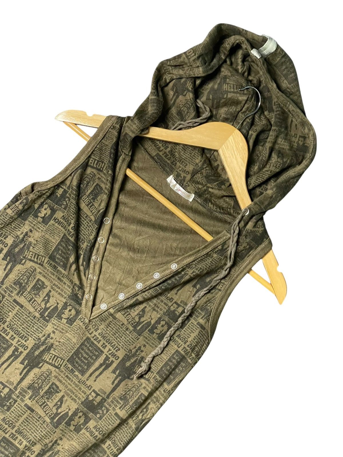 Japanese Brand SUCURE POMME Newspaper Printed Jumpsuit (94) Size 26" / US 2 / IT 38 - 4 Thumbnail