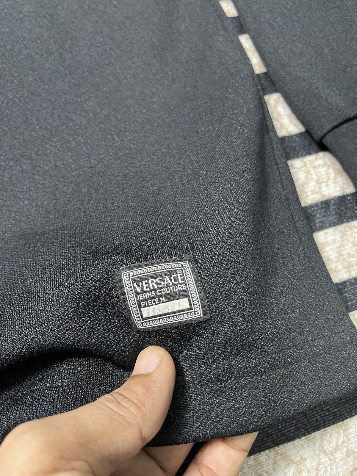 Versace Jeans Couture 90s VERSACE JEANS COUTURE SHADOW LOGO SWEATSHIRT Size US XXL / EU 58 / 5 - 6 Thumbnail