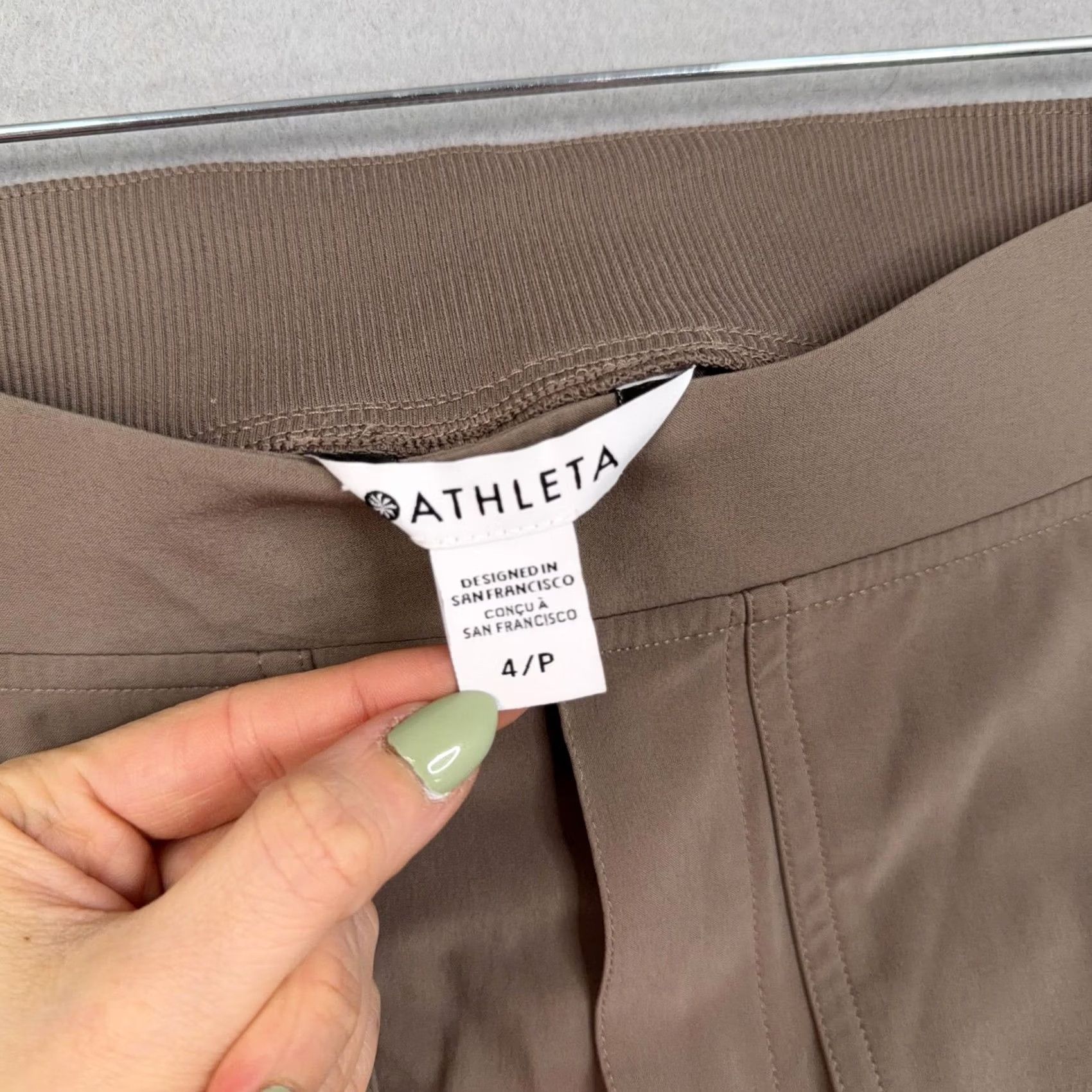 Athleta Athleta Pants Womens 4P Brown Cropped Relaxed Elastic Zip Pockets Hiking Travel - Women - 4P Petite - Cropped Fit - Athleisure Size 27" / US 4 / IT 40 - 4 Thumbnail