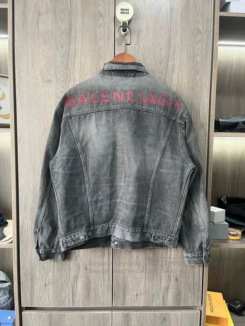 Balenciaga Balenciaga Letter print distressed denim jacket Size XS / US 0-2 / IT 36-38 - 4 Thumbnail