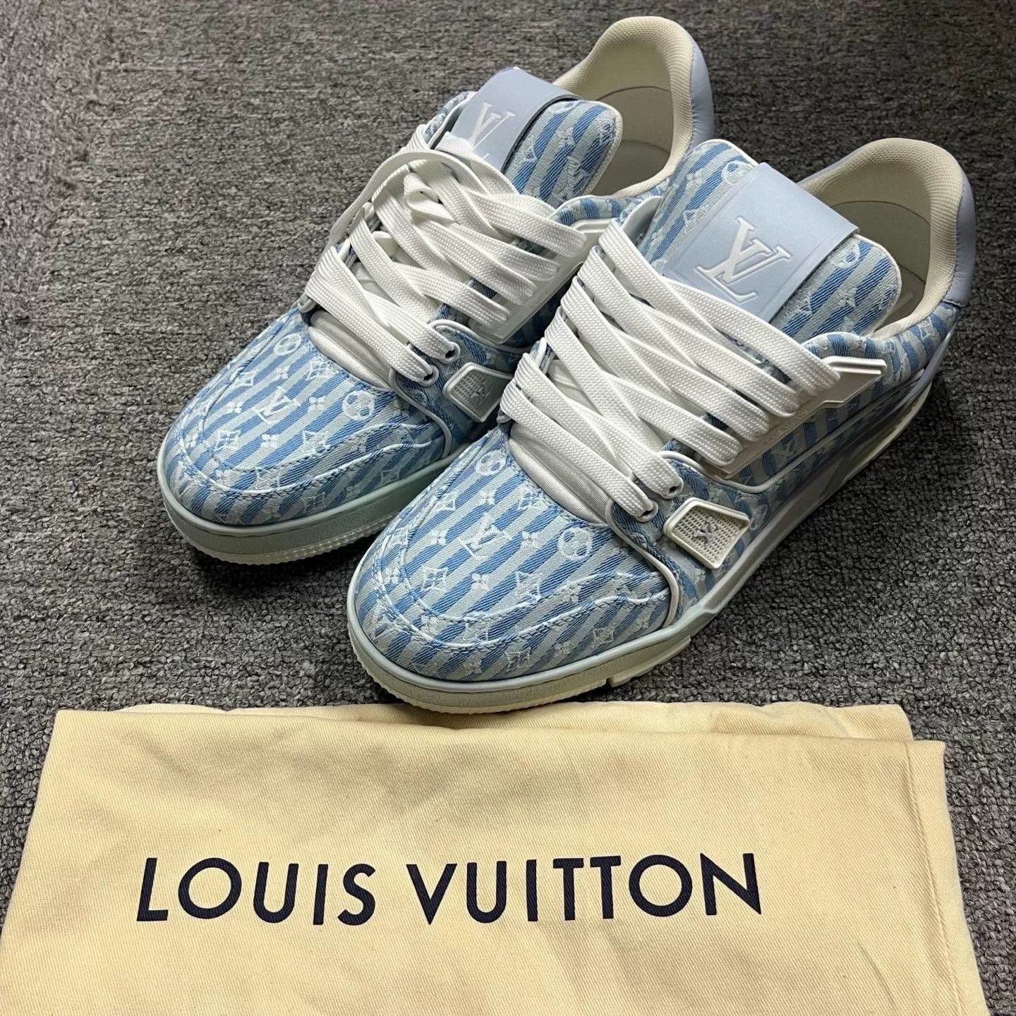 Louis Vuitton Louis Vuitton Blue Lowtop Sneakers 7 Men Size US 7 / EU 40 - 1 Thumbnail