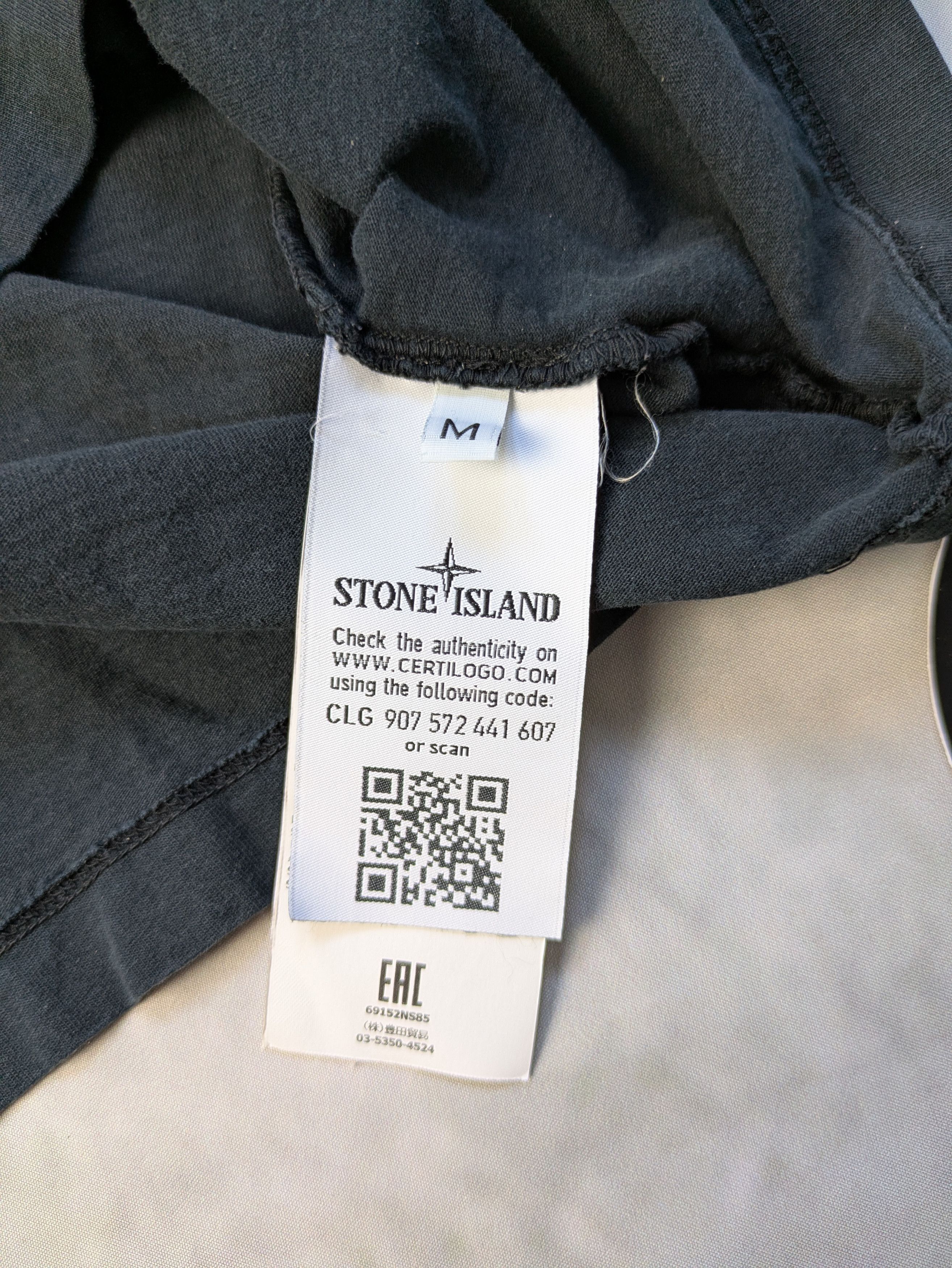 Stone Island Stone Island | Compass Logo Front & Back | Size M Size US M / EU 48-50 / 2 - 6 Thumbnail