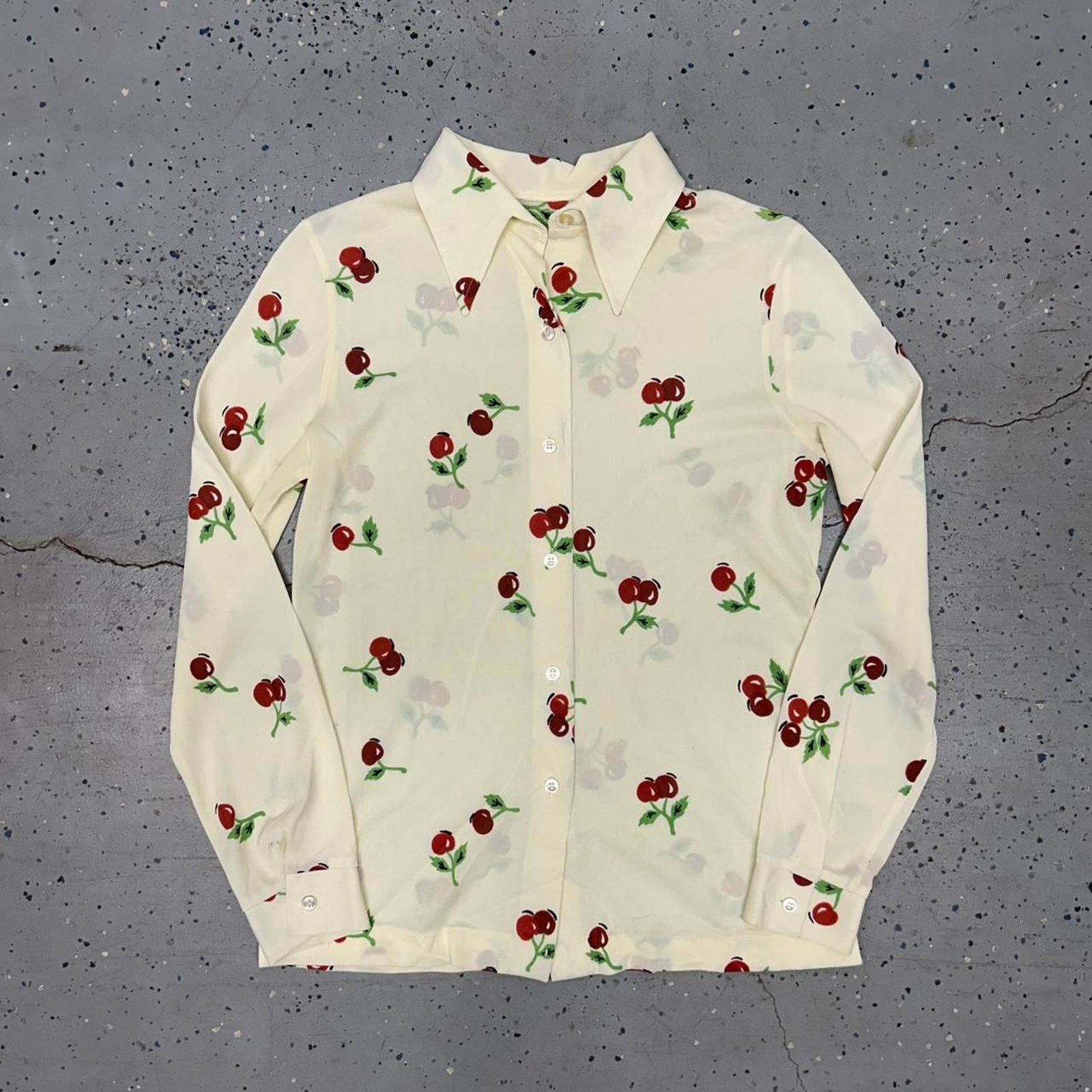 Other VTG 70s Cream cherry print button-up shirt Size S / US 4 / IT 40 - 1 Thumbnail