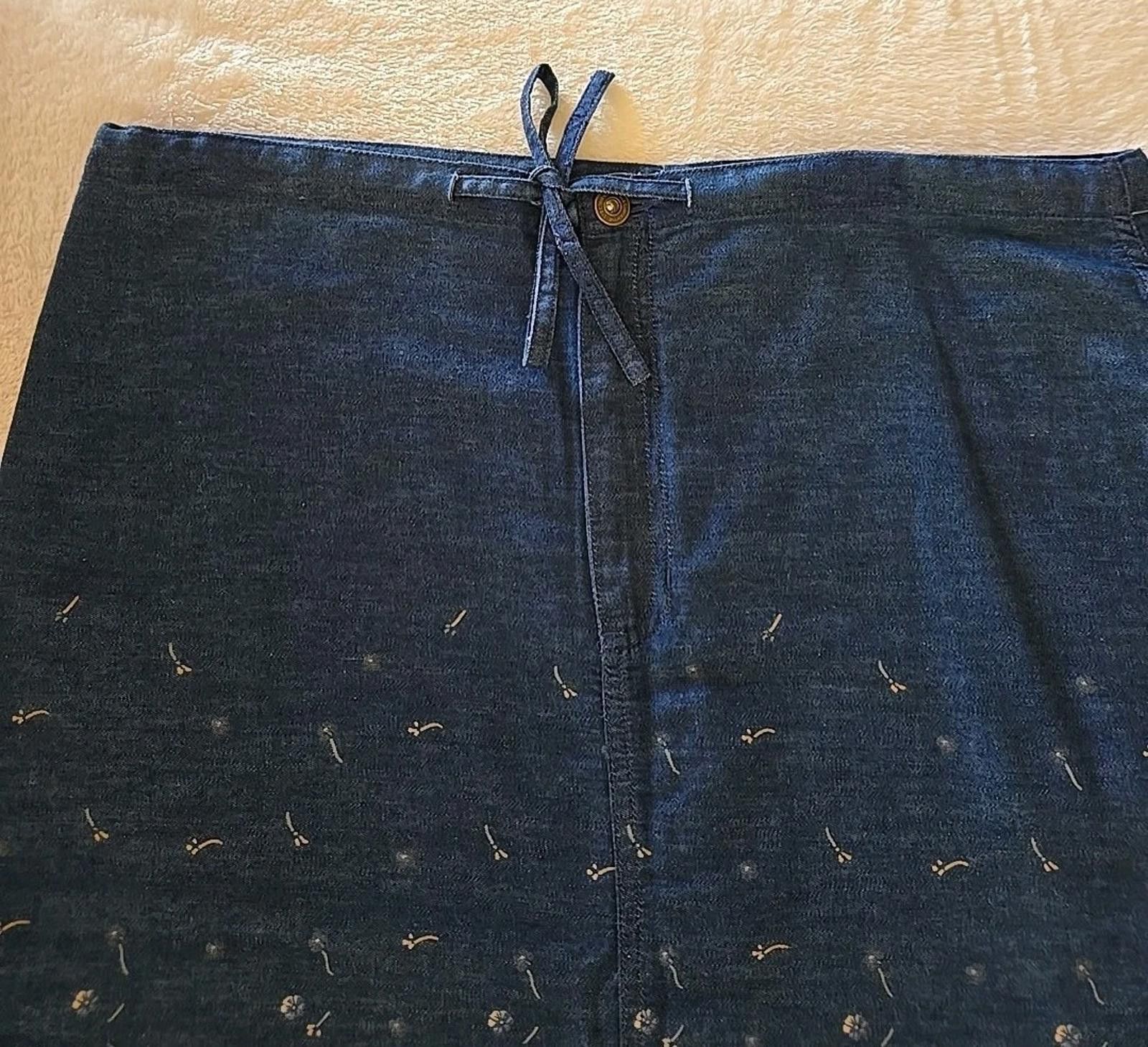 Other Liz Claiborne Skirt Size 8 Floral Denim Cotton Soft NEW! Size 30" / US 8 / IT 44 - 3 Thumbnail
