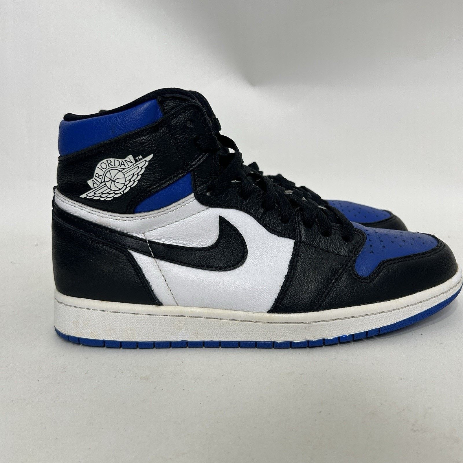 Jordan Brand Nike Air Jordan 1 Retro High OG “Royal Toe” 555088-041 Size US 9.5 / EU 42-43 - 5 Thumbnail