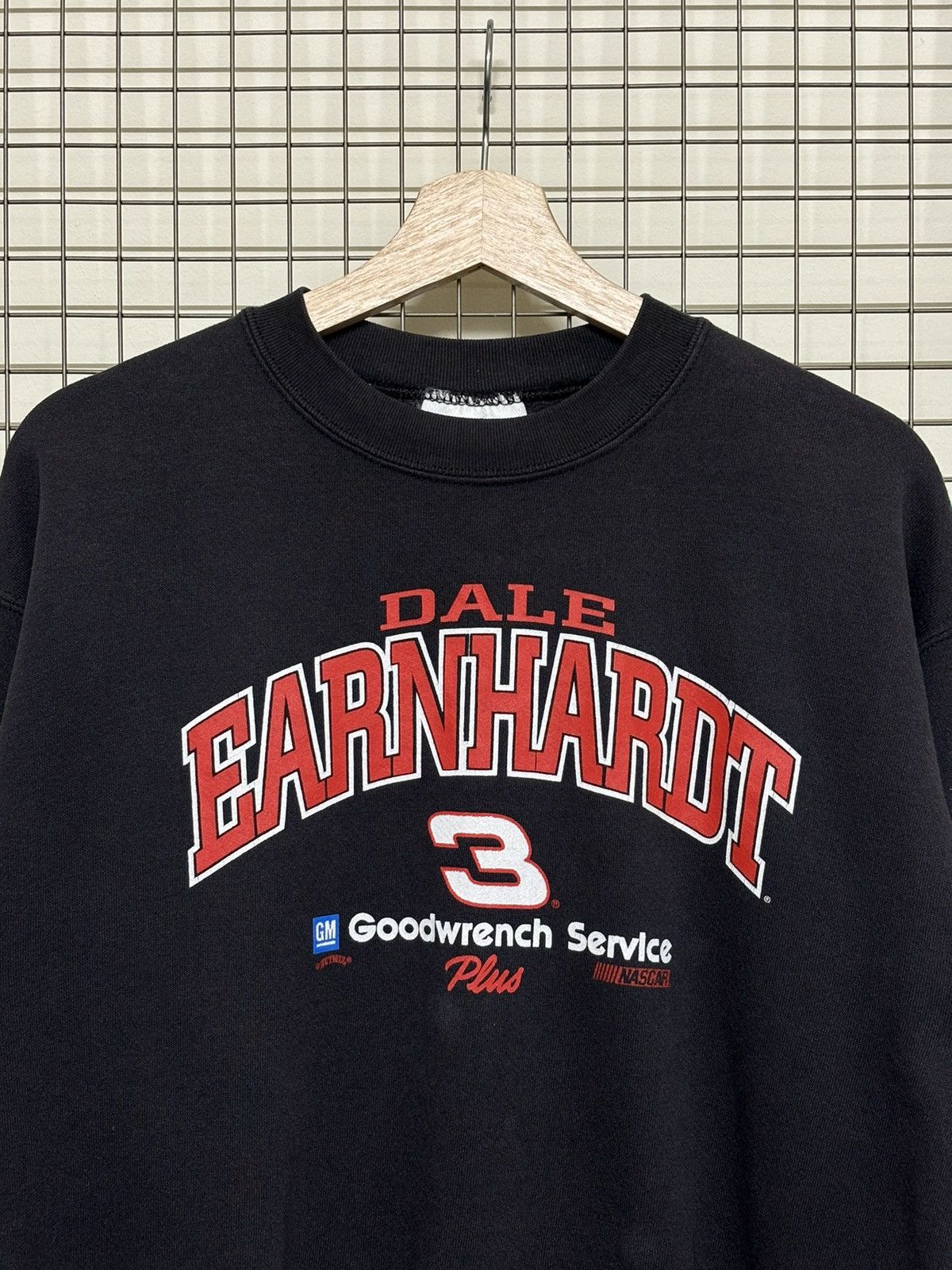 Chase Authentics 🚨FINAL DROP🚨Vintage Dale Earnhardt Nascar Sweatshirt Size US XL / EU 56 / 4 - 1 Thumbnail