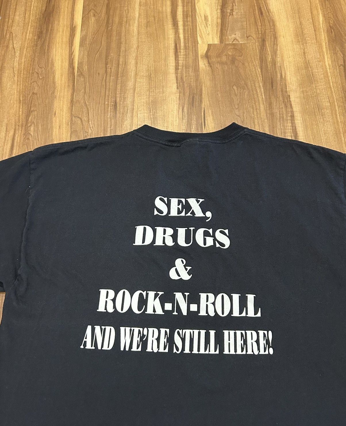 Vintage Rolling Tones "Sex, Drugs & Rock-N-Roll" band tee Size US XL / EU 56 / 4 - 4 Thumbnail