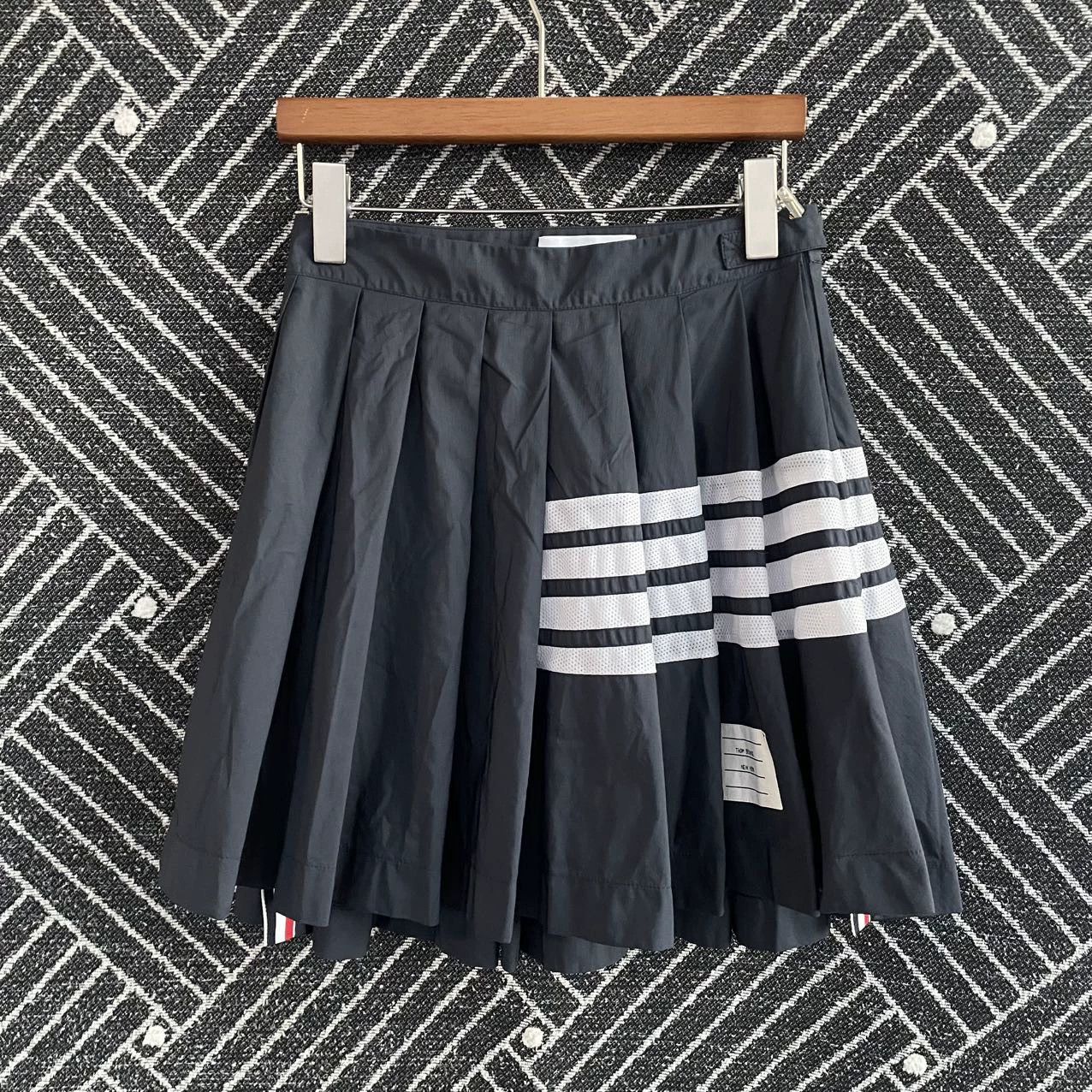 Thom Browne TB Pleated Skirt 38 99 New Size 26" / US 2 / IT 38 - 1 Thumbnail