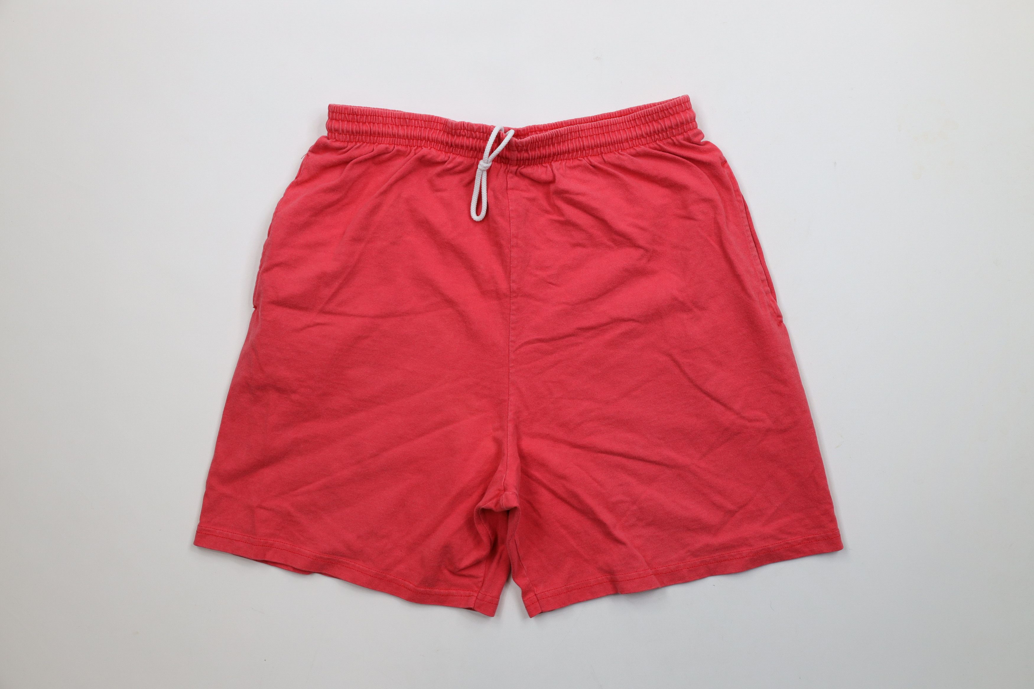 Vintage Vintage 90s Streetwear Above Knee Shorts Red Cotton USA Size US 34 / EU 50 - 1 Thumbnail