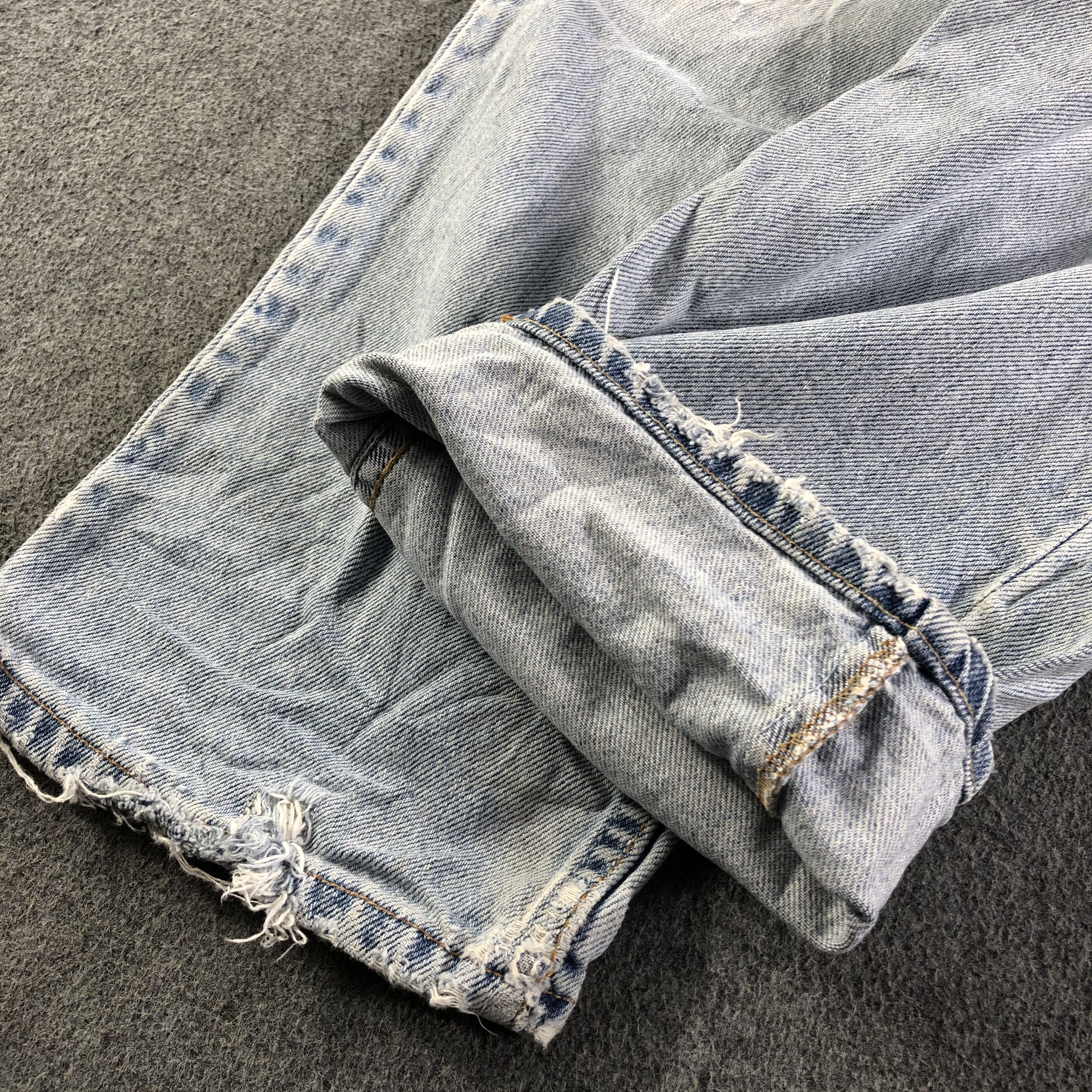 Levi's Vintage Light Wash Levis 505 Jeans-J3288 Size US 31 - 7 Thumbnail